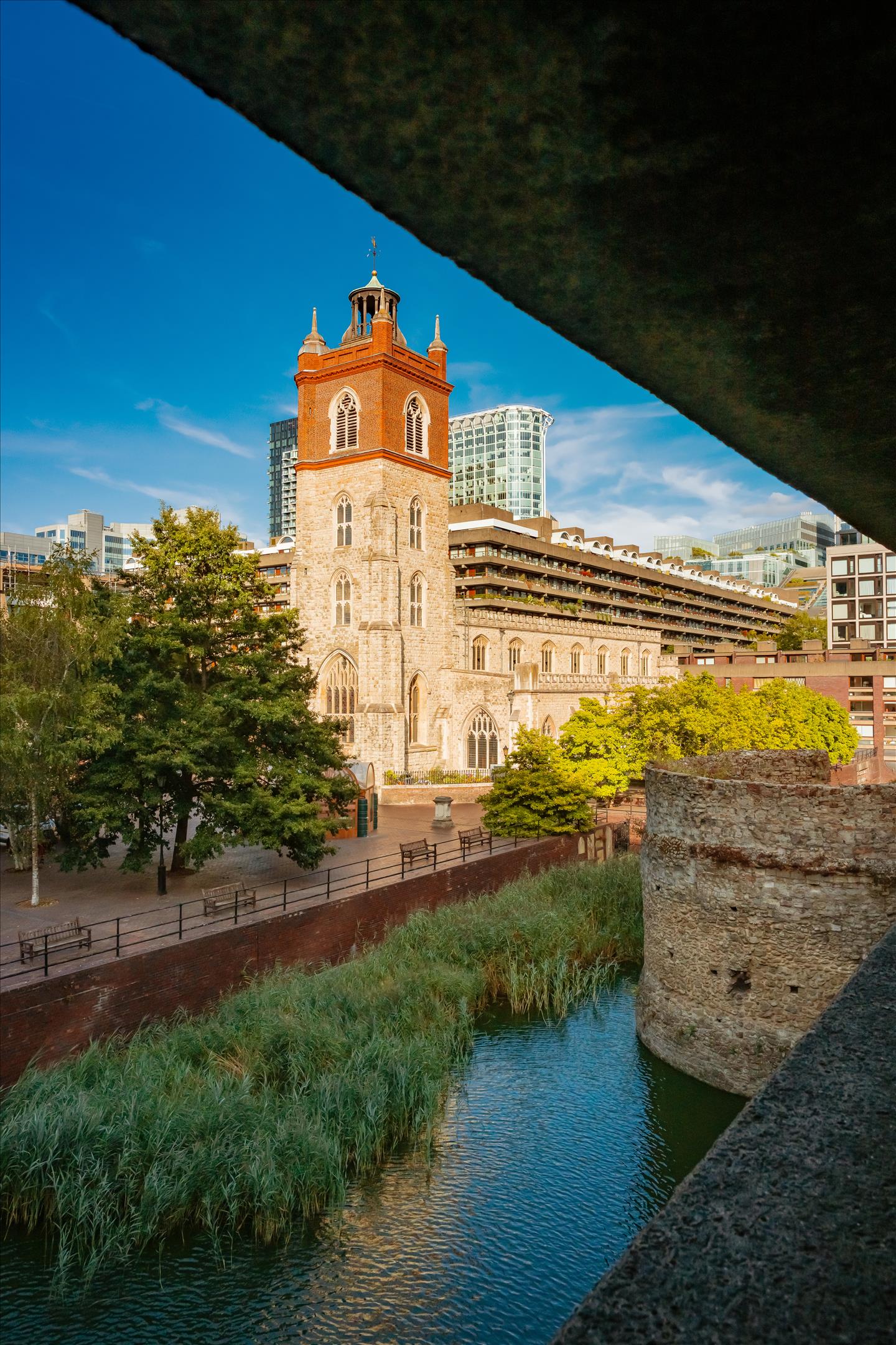Wallside, Barbican, London EC2Y