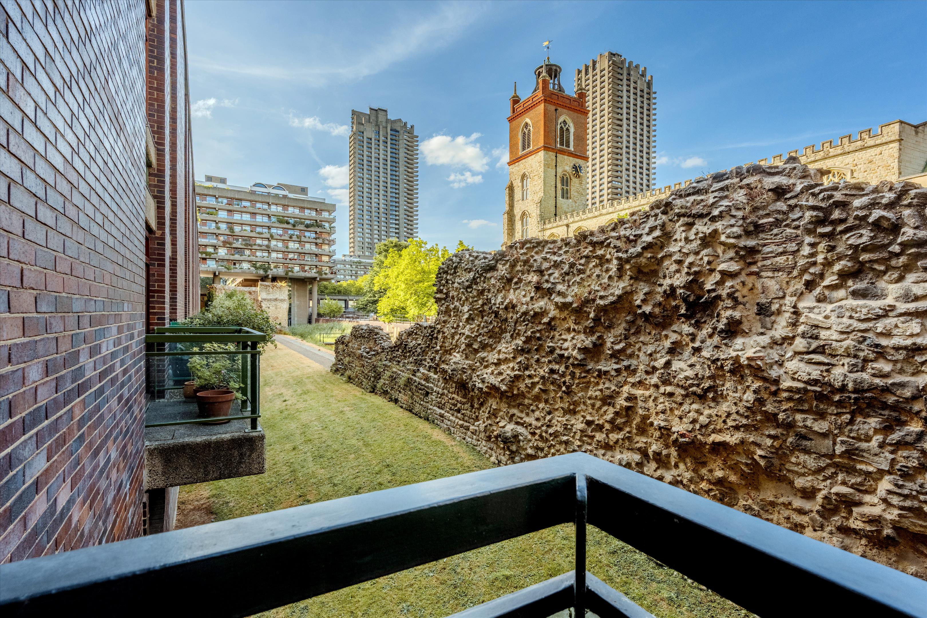 Wallside, Barbican, London EC2Y