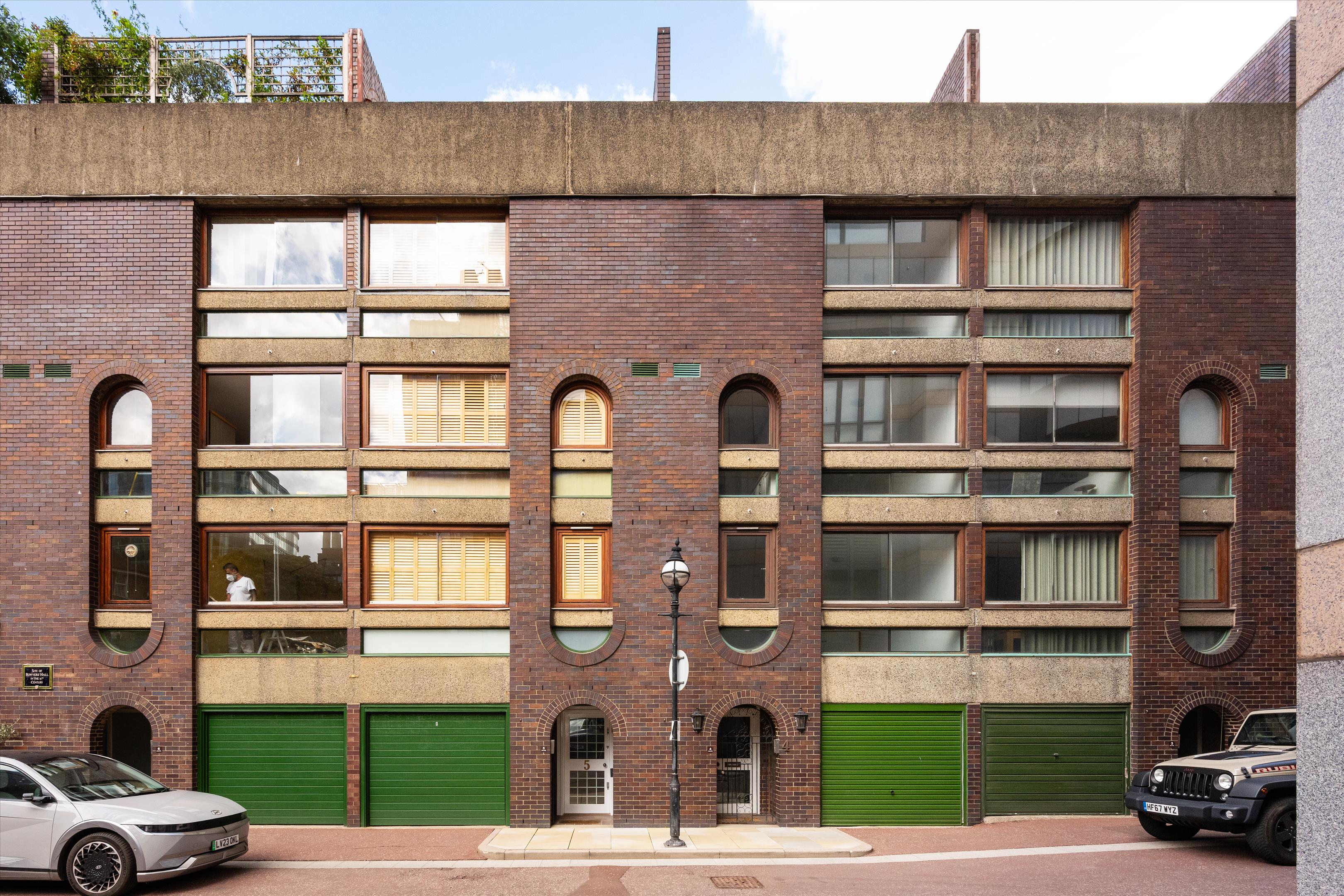 Wallside, Barbican, London EC2Y