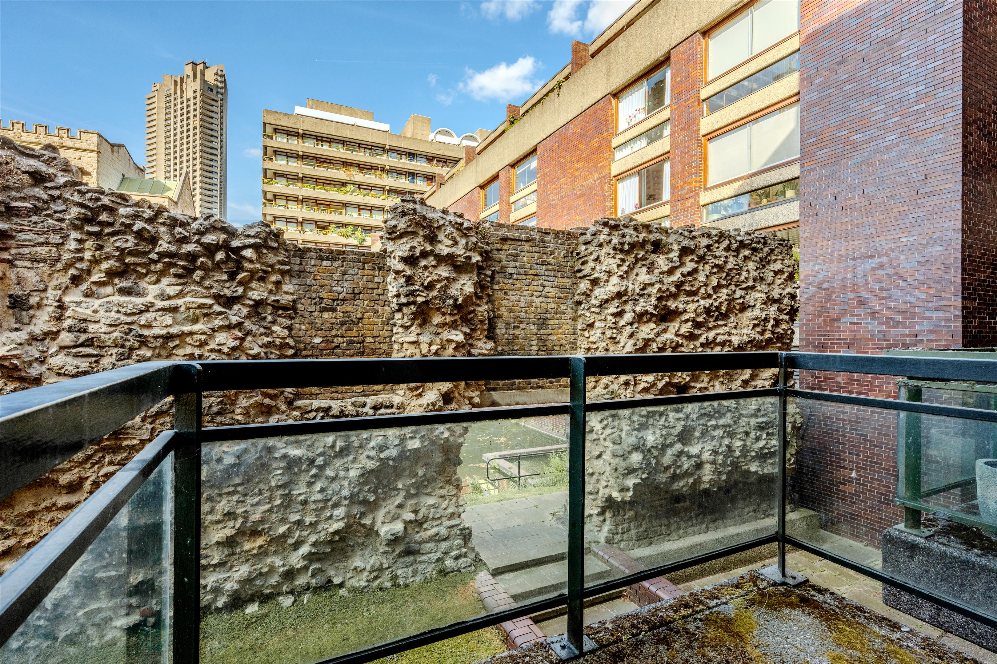 Wallside, Barbican, London EC2Y