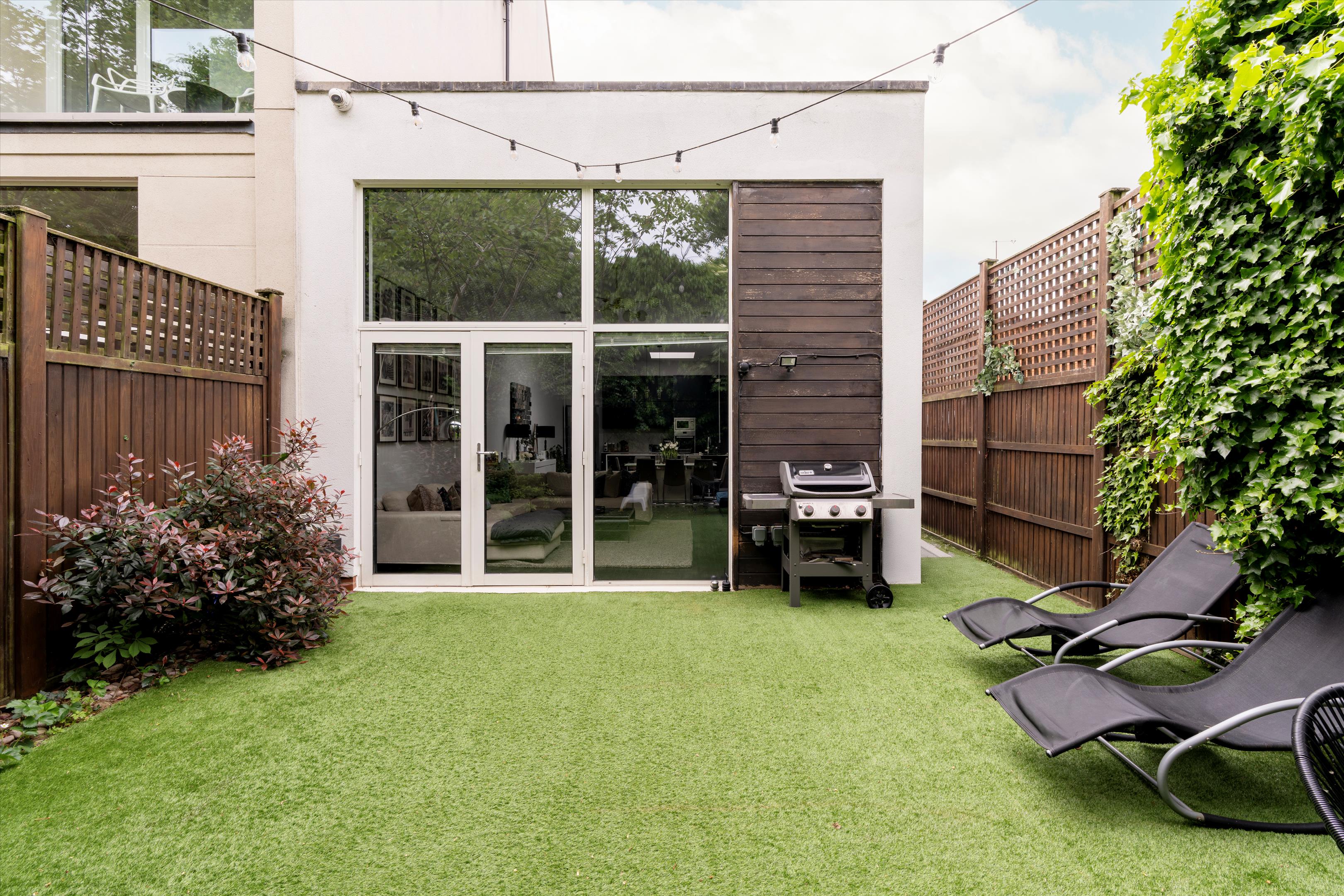 Ebury Mews, Islington, London N5