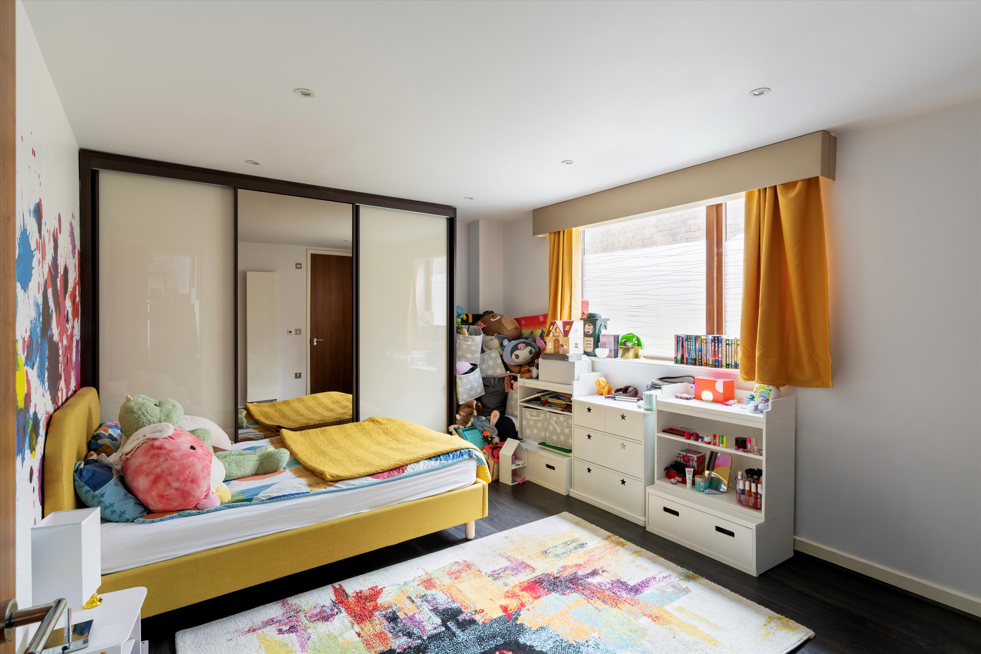 Ebury Mews, Islington, London N5