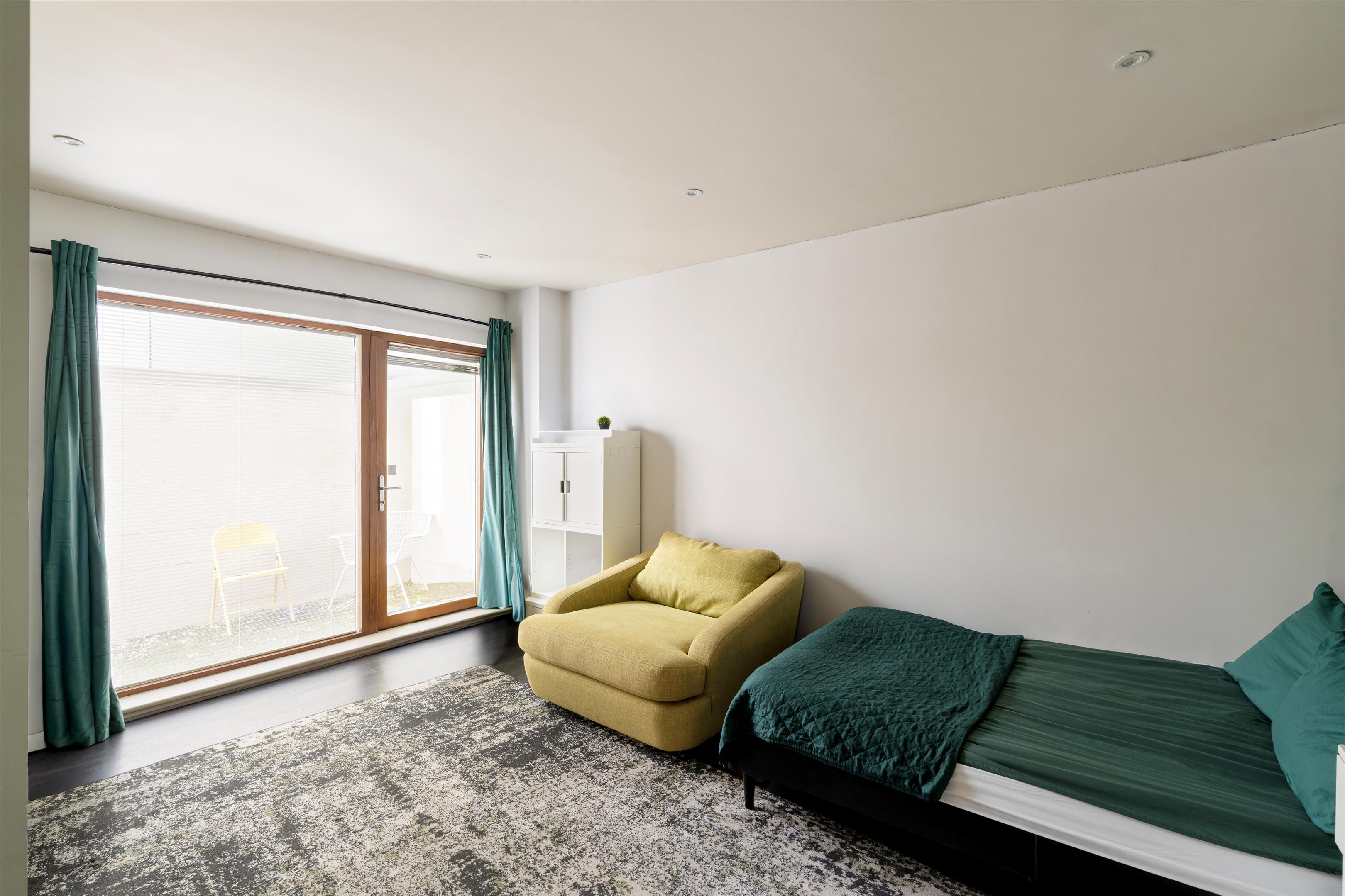 Ebury Mews, Islington, London N5