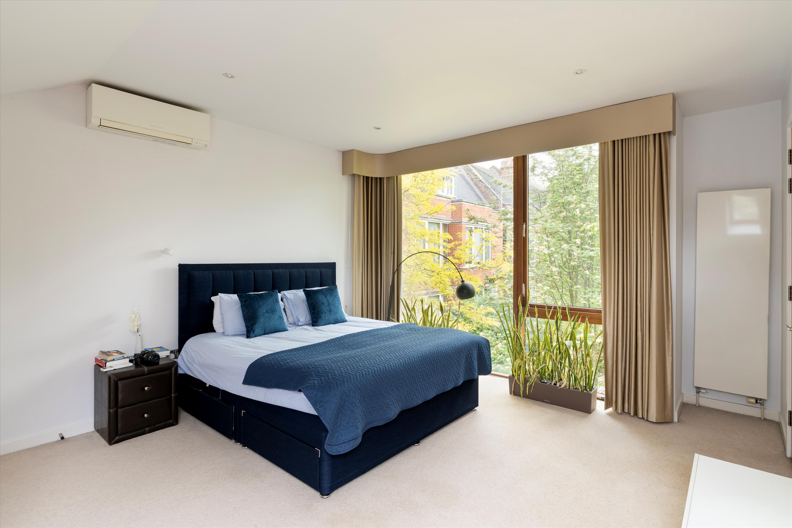 Ebury Mews, Islington, London N5