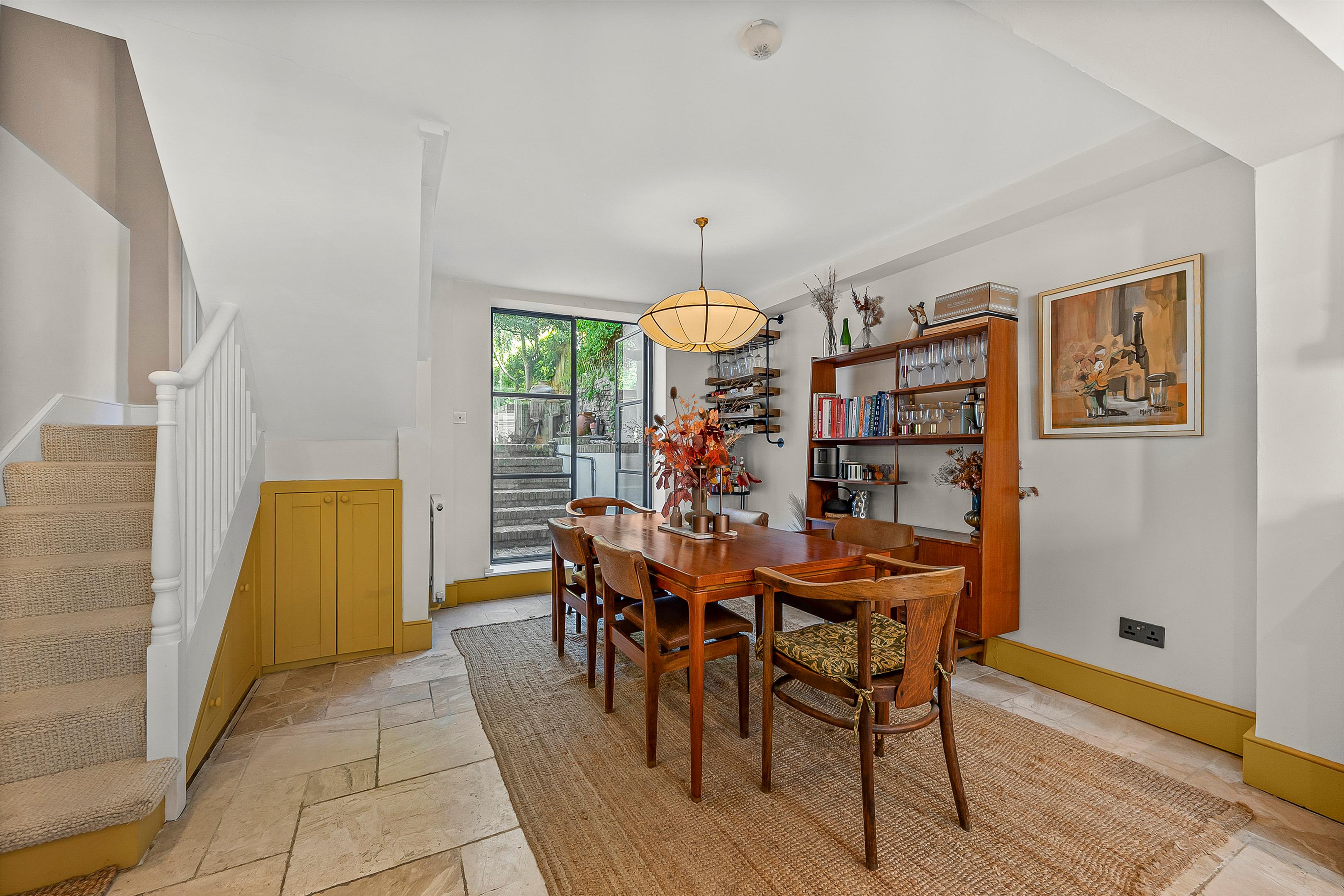 Waterloo Terrace, Islington, N1