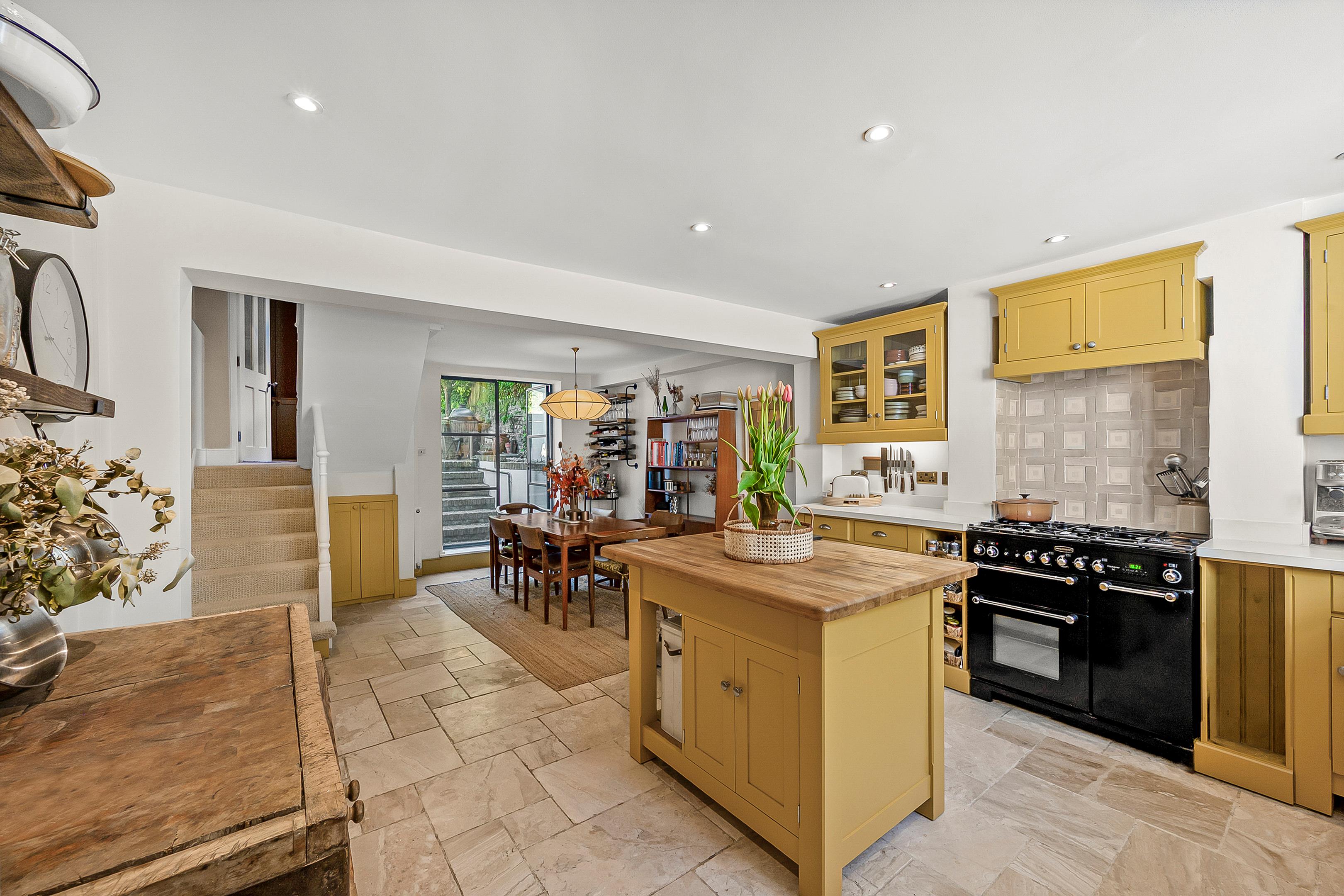Waterloo Terrace, Islington, N1