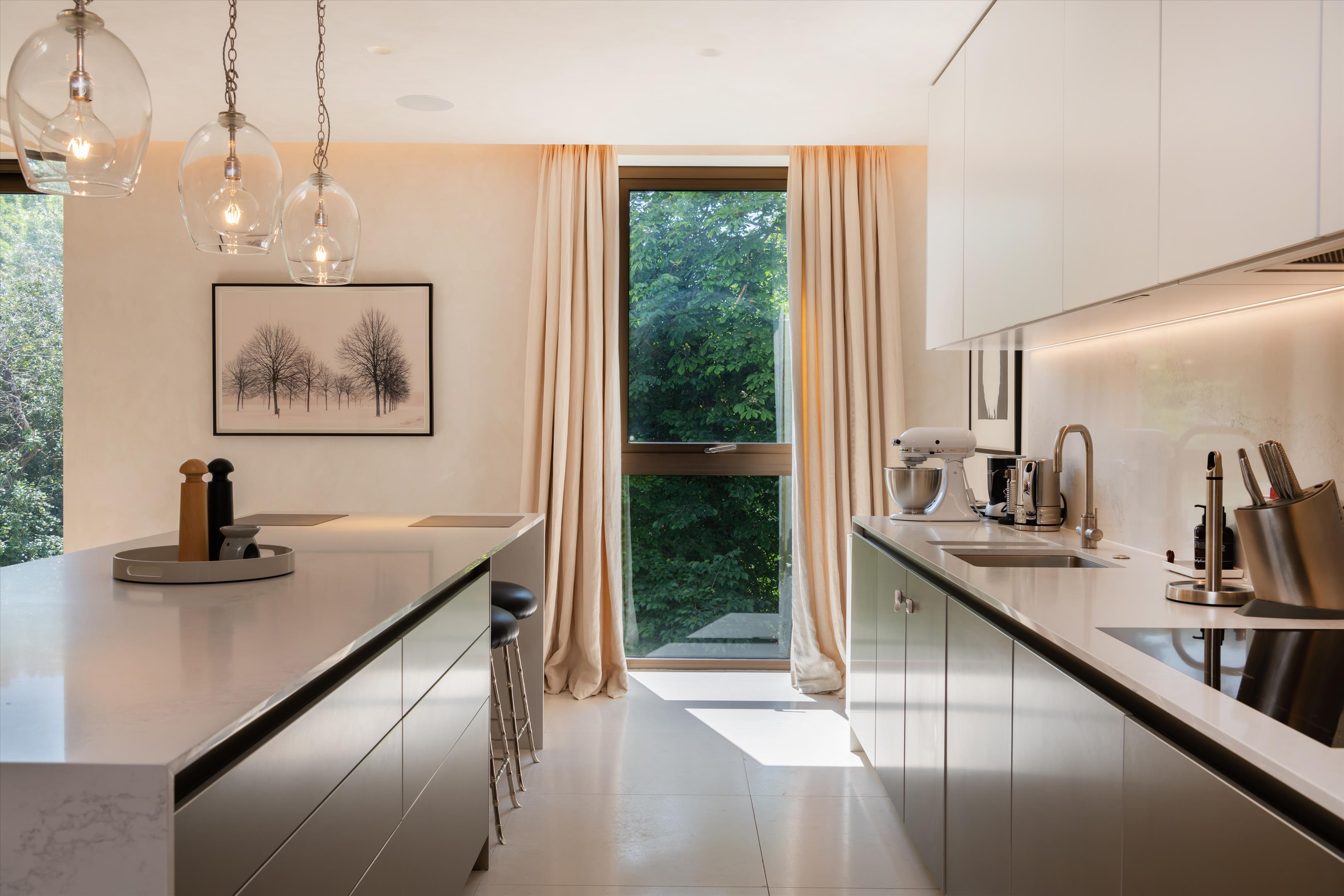 Holland Park Villas, Kensington, London, W8