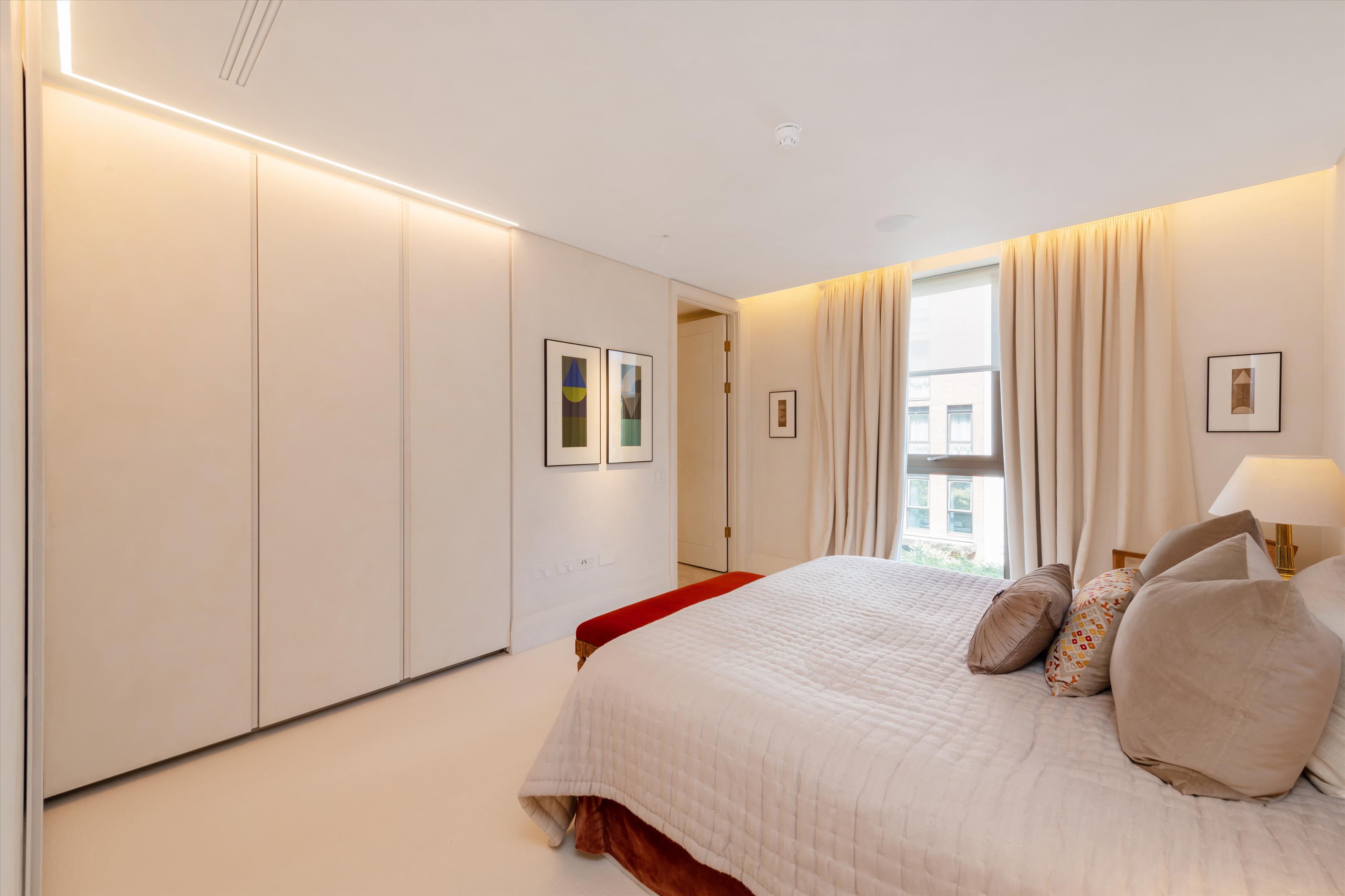 Holland Park Villas, Kensington, London, W8