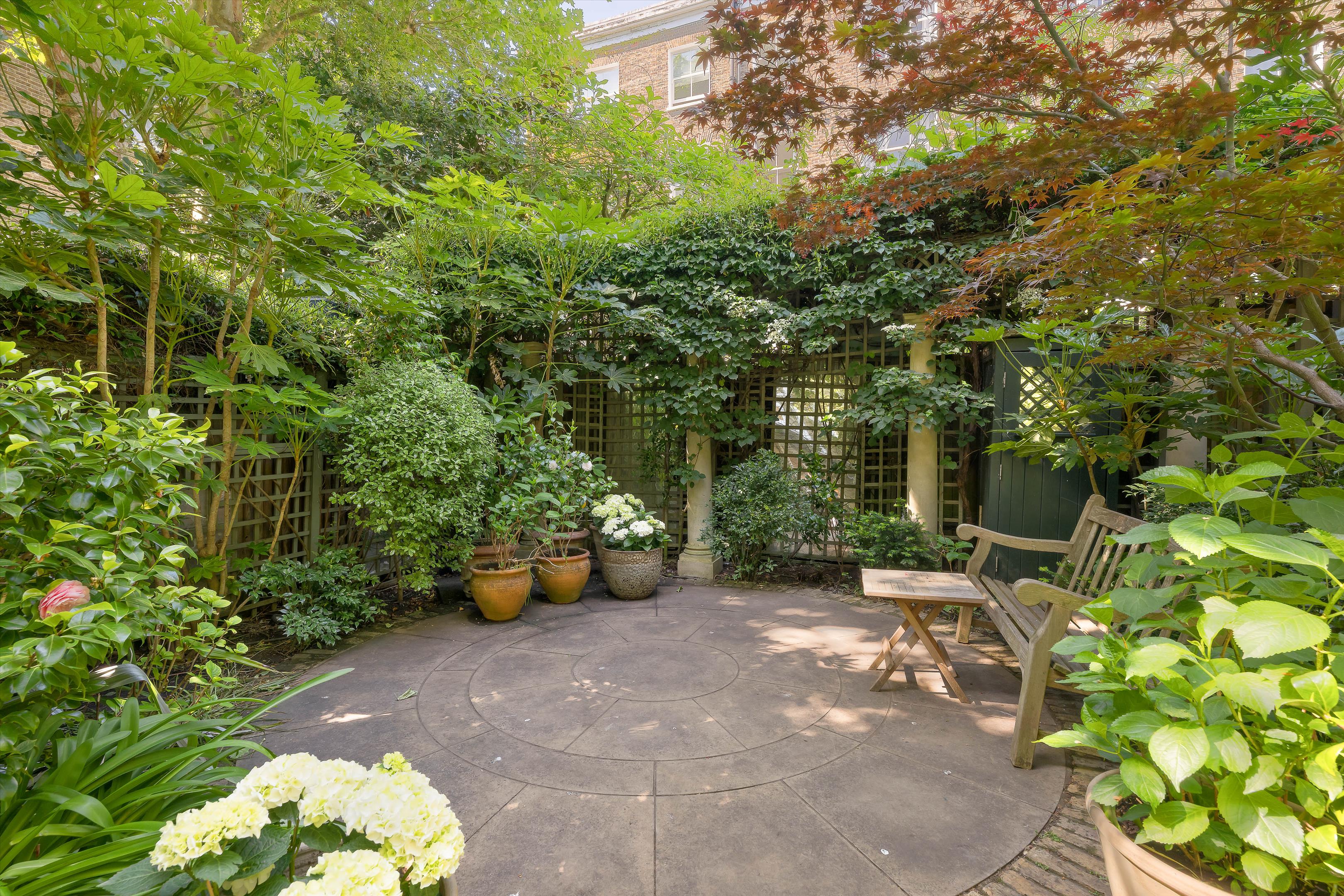 Palace Gardens Terrace, London, W8