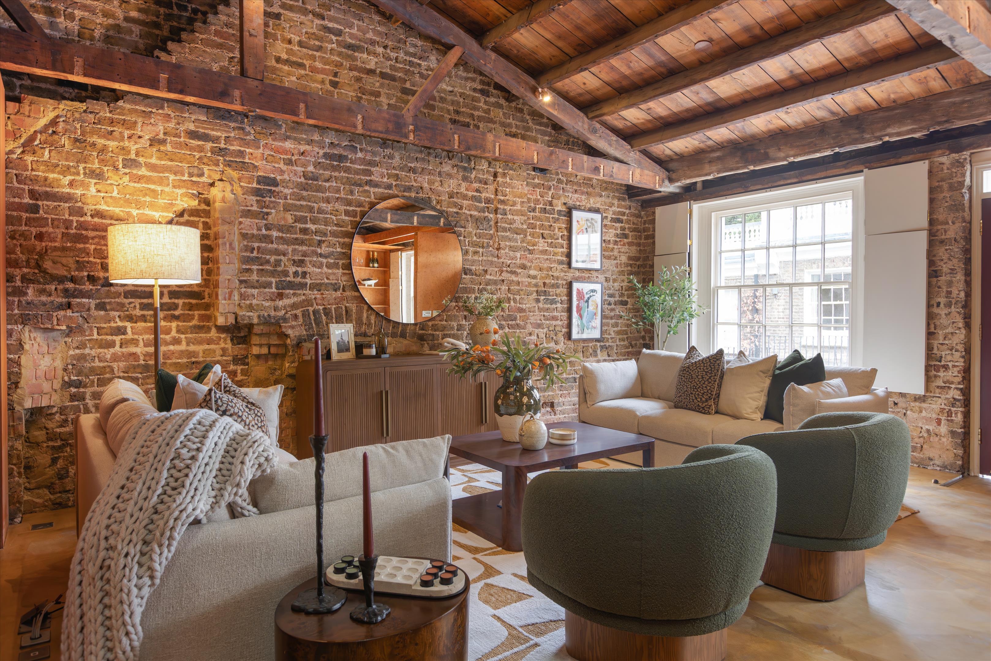 Holland Park Mews, London W11