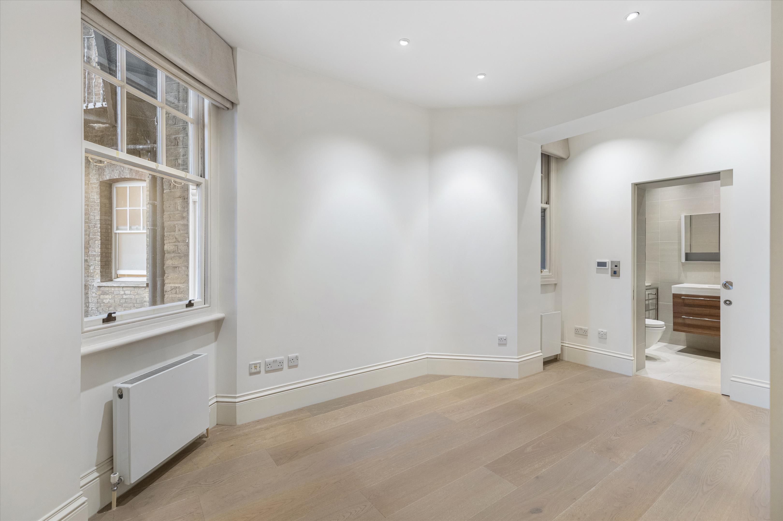 Oakwood Court, London, W14
