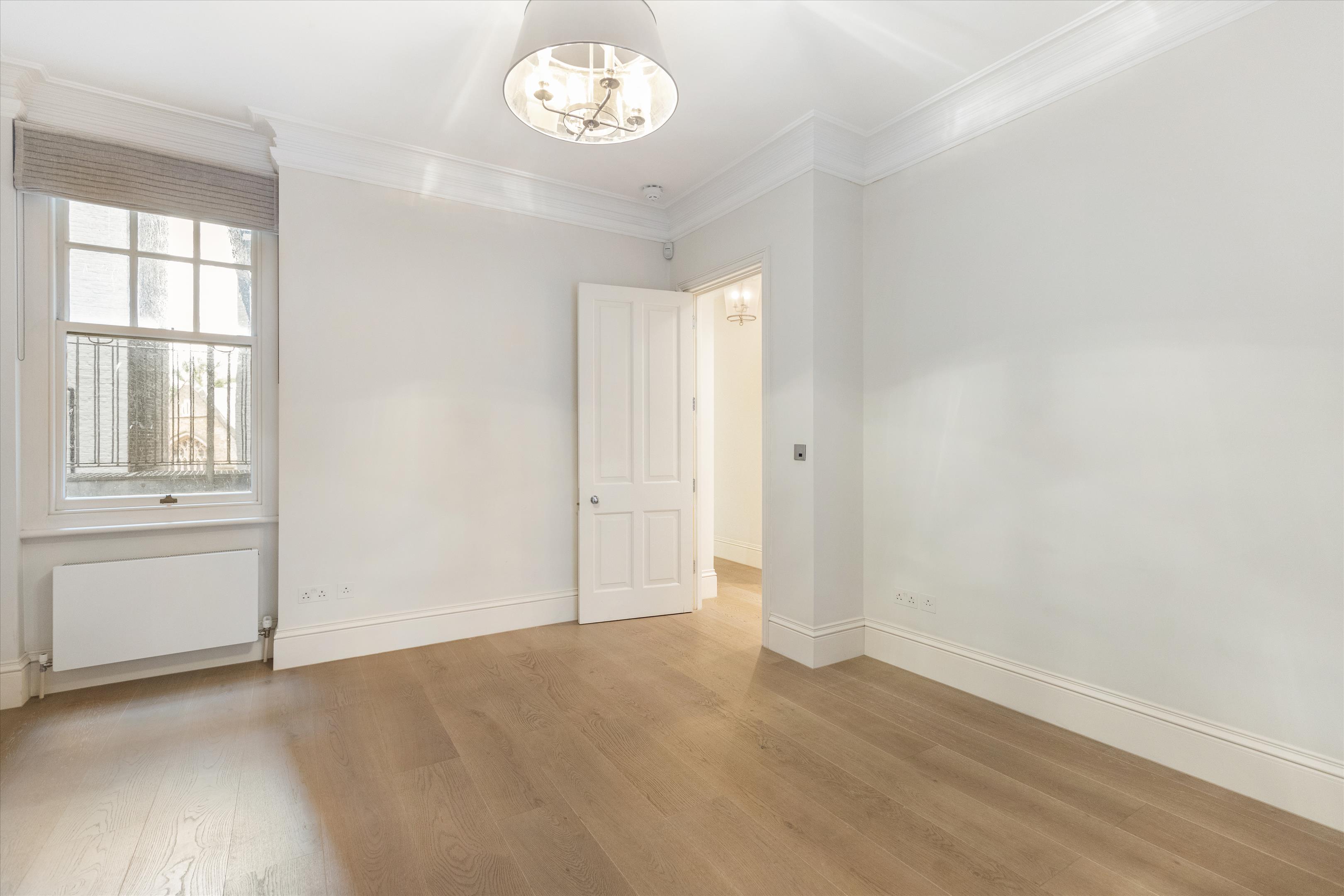 Oakwood Court, London, W14