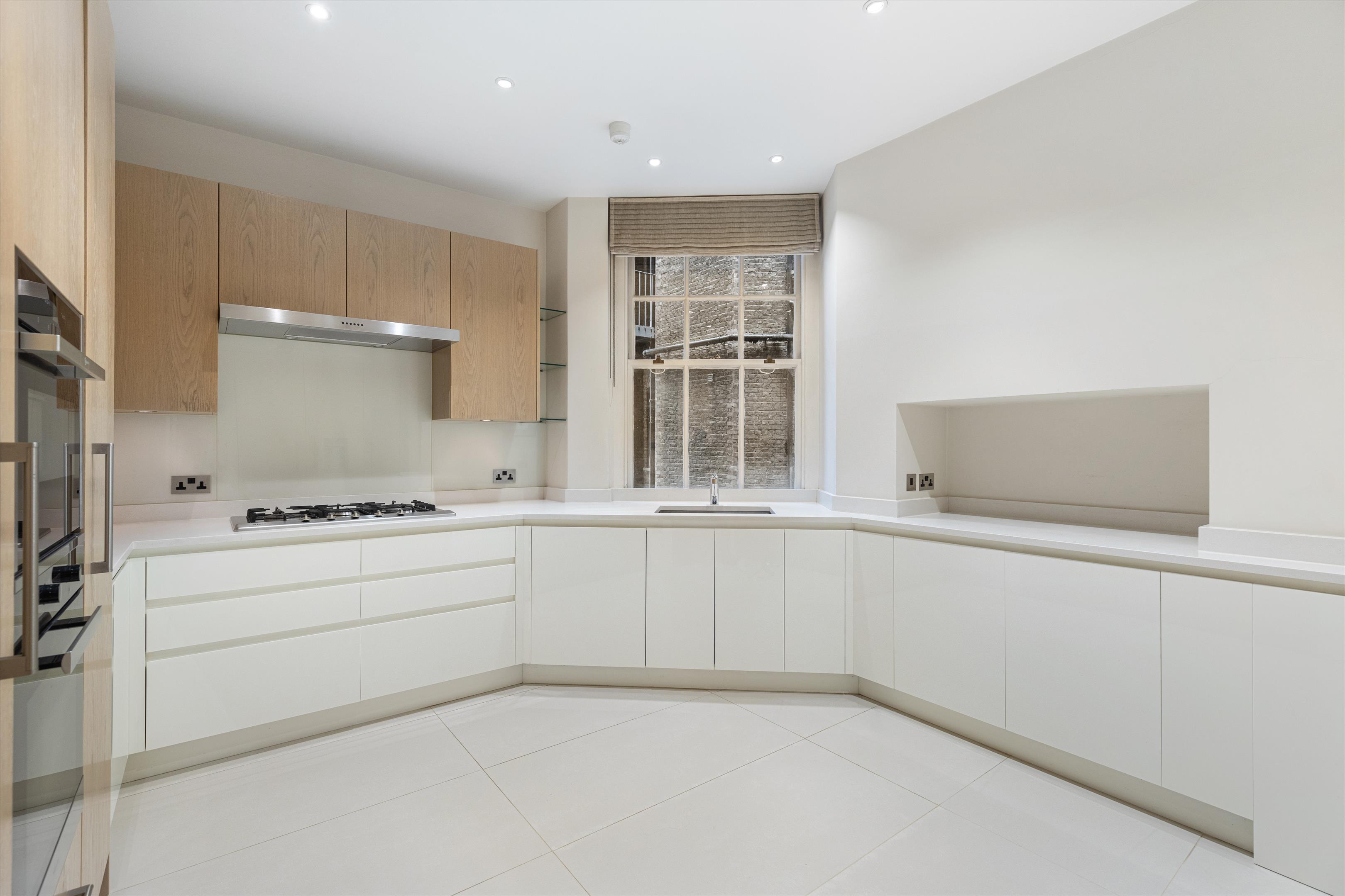 Oakwood Court, London, W14