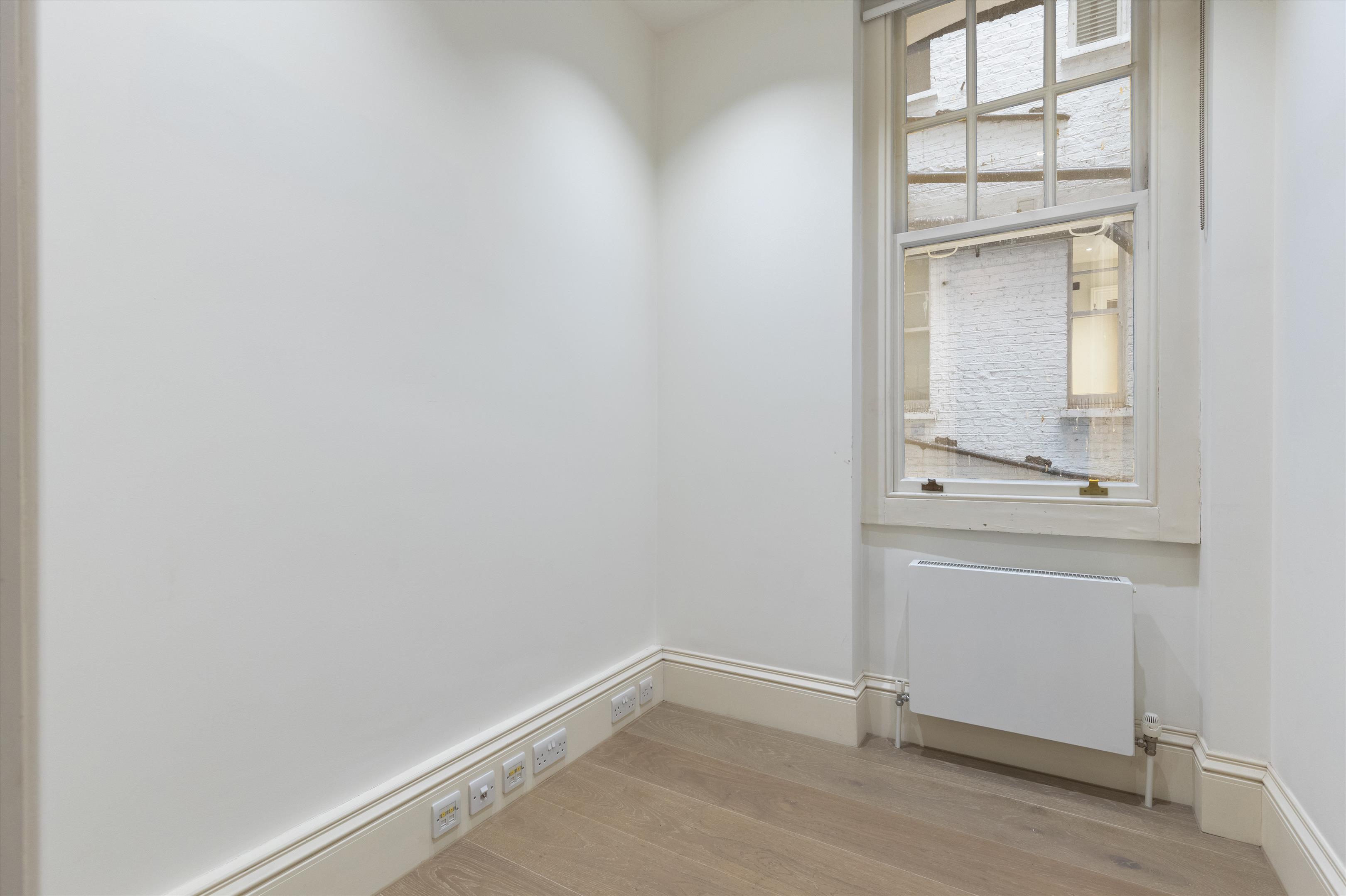 Oakwood Court, London, W14