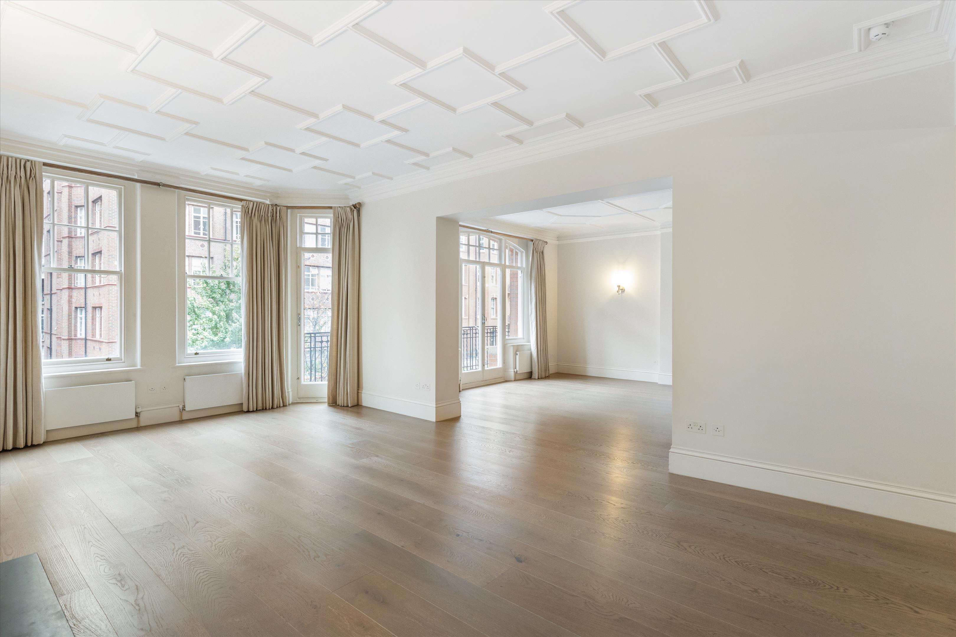 Oakwood Court, London, W14