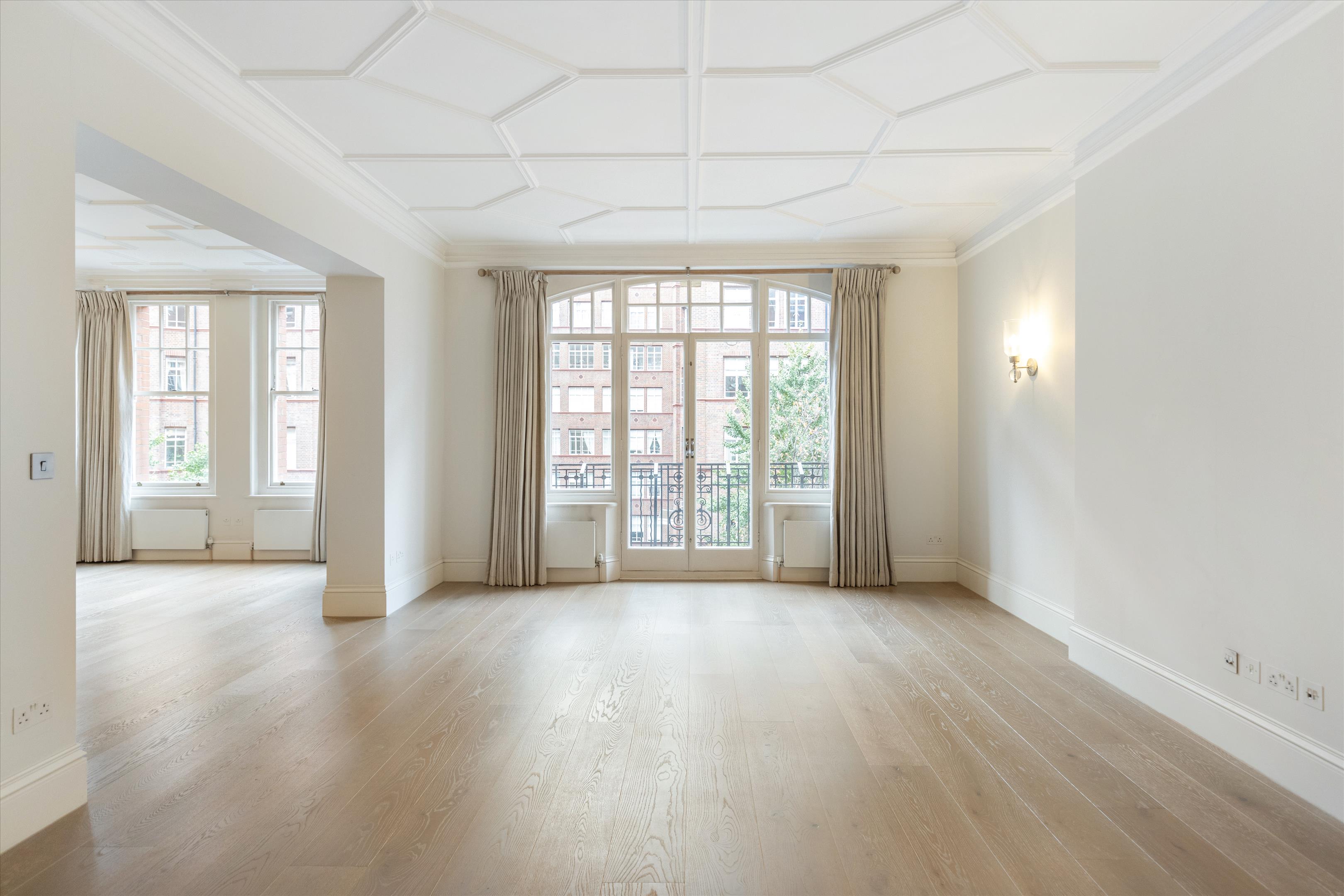Oakwood Court, London, W14