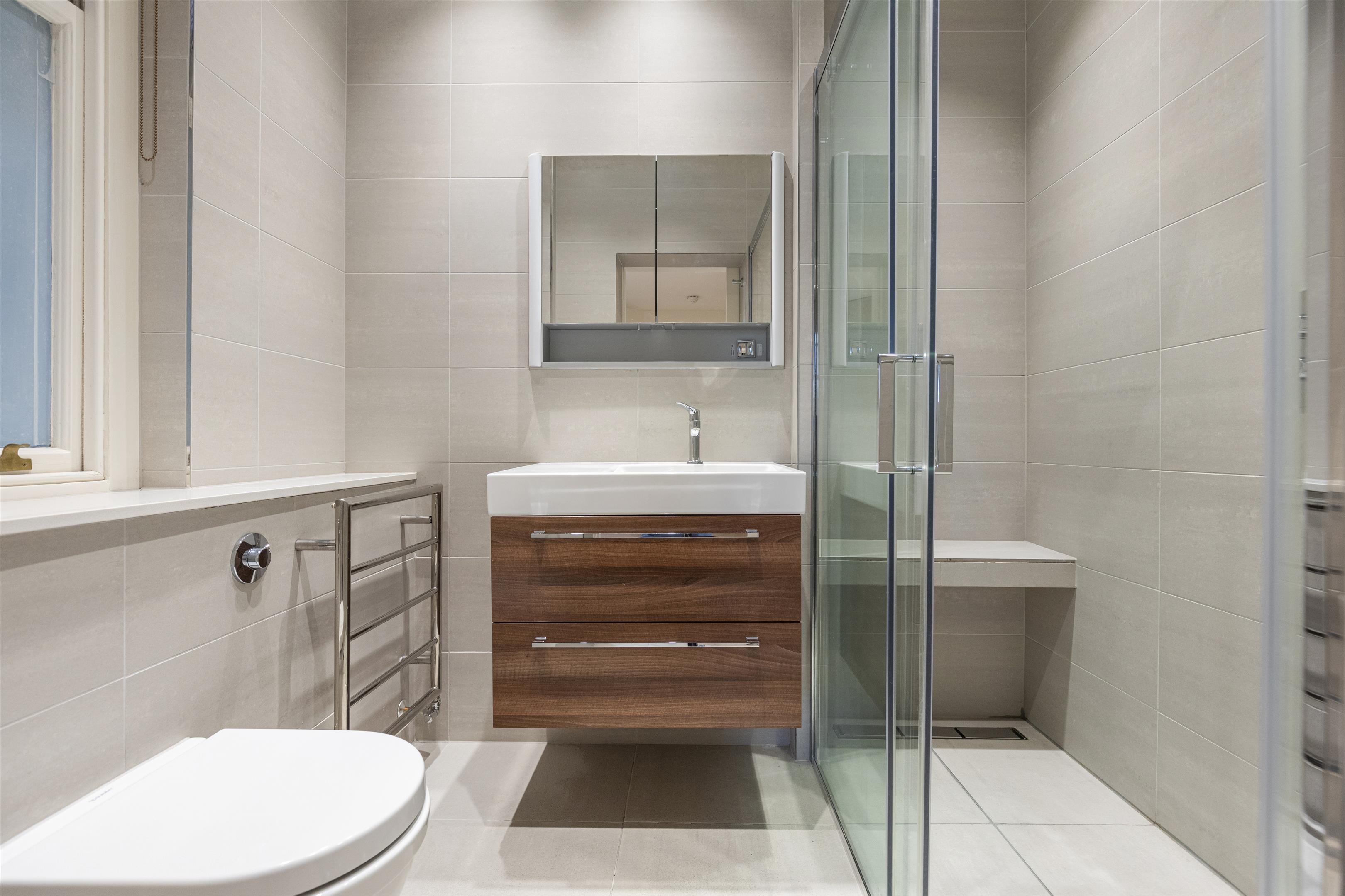 Oakwood Court, London, W14