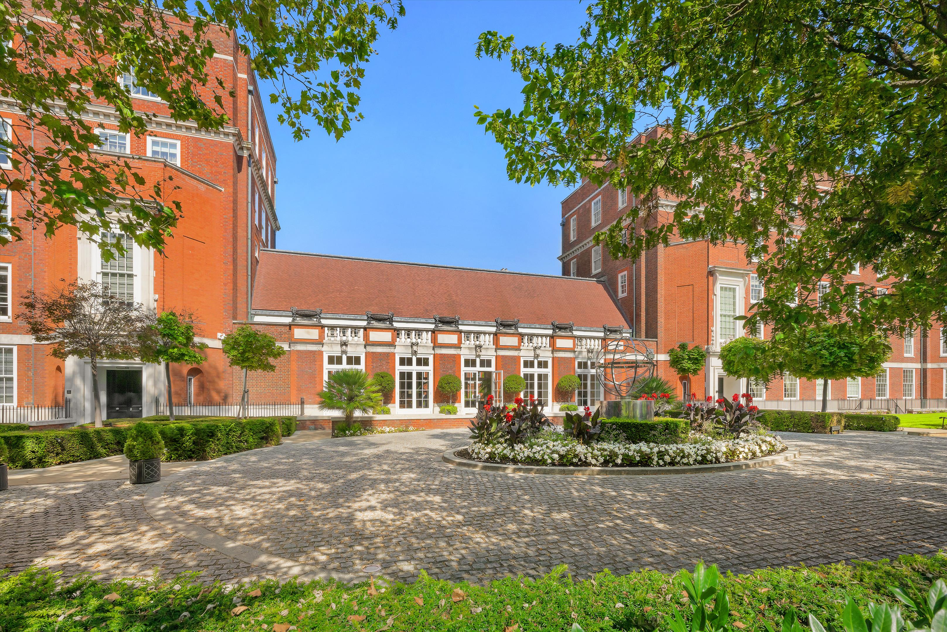 Academy Gardens, Duchess of Bedfords Walk, London, W8