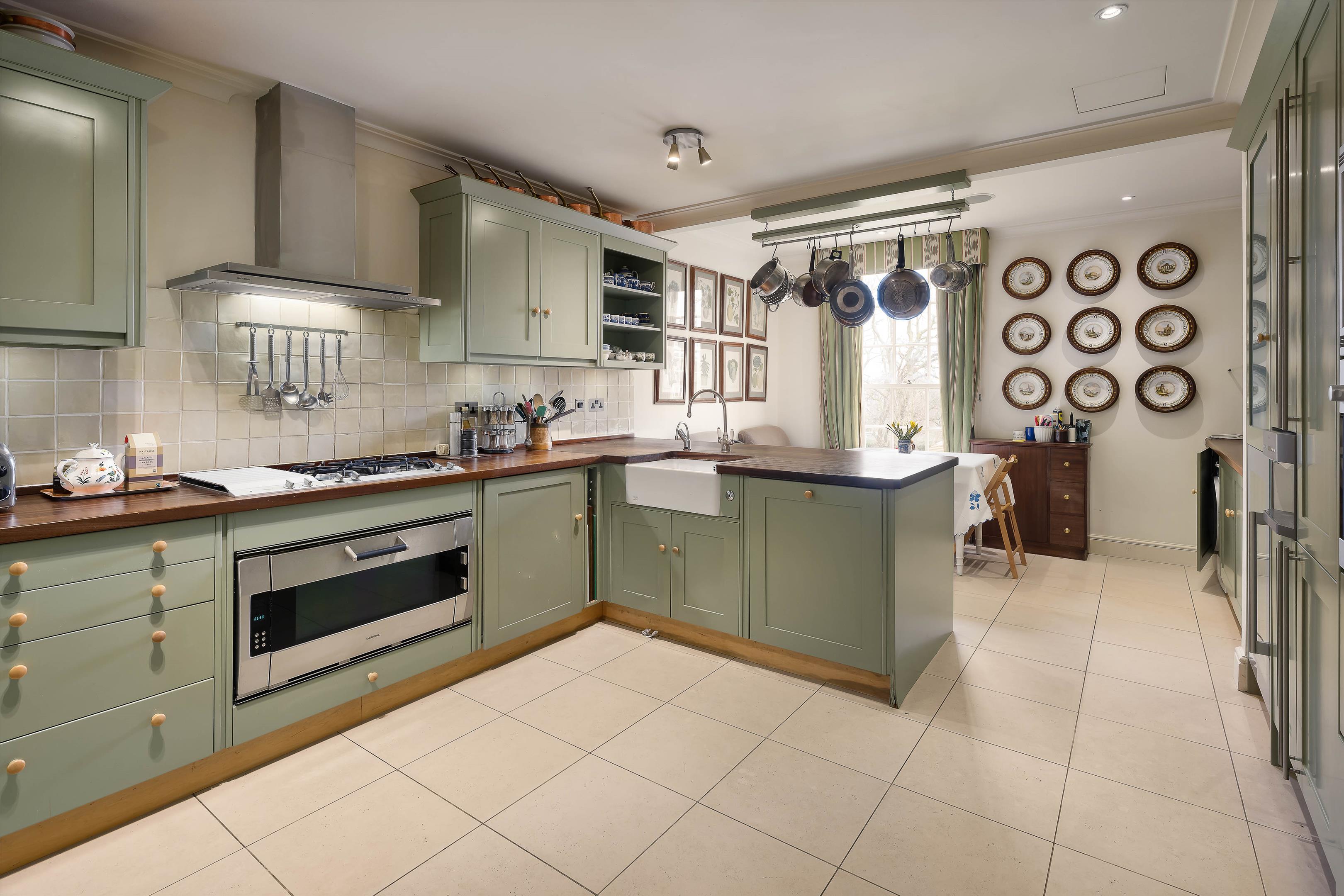 Academy Gardens, Duchess of Bedfords Walk, London, W8