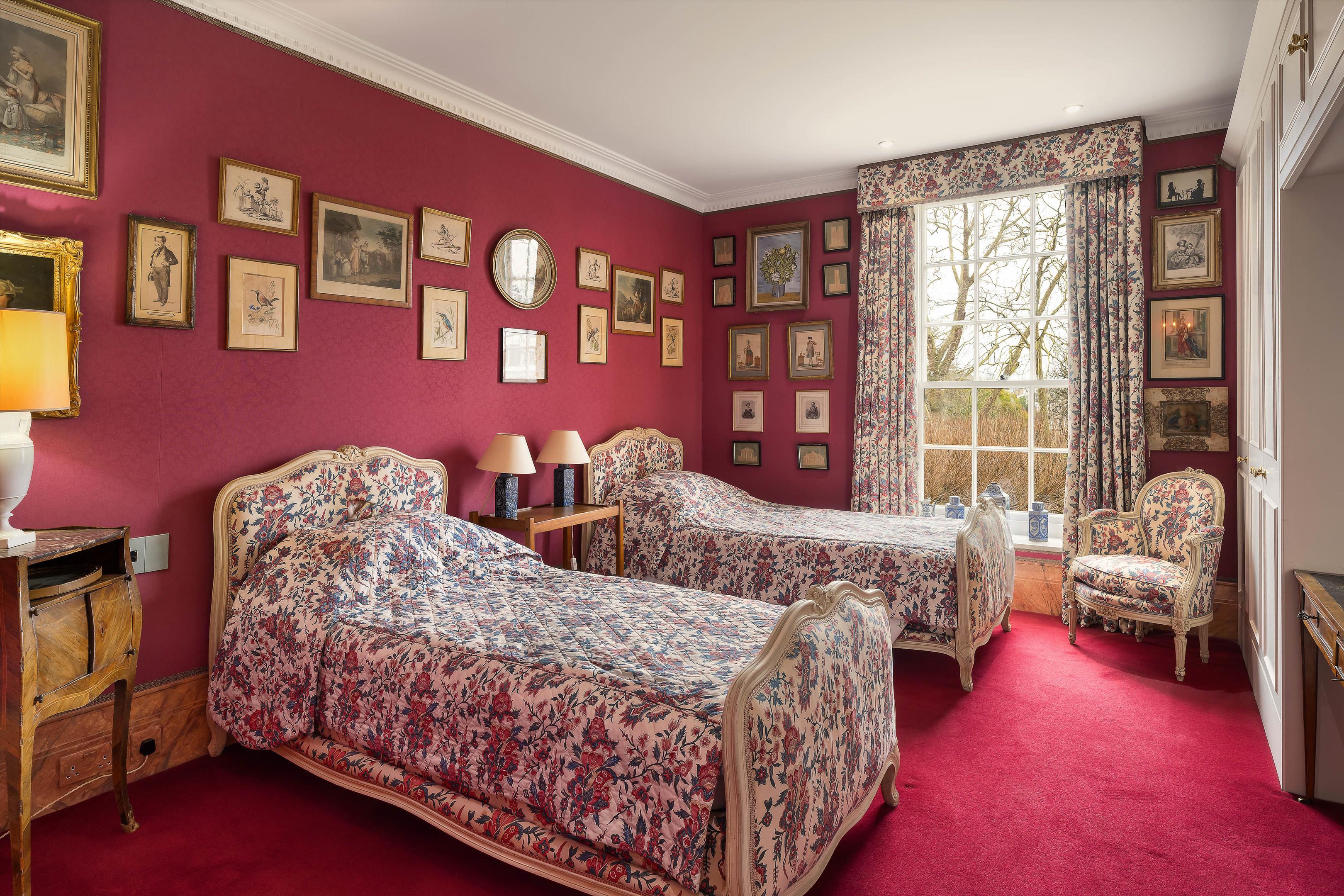 Academy Gardens, Duchess of Bedfords Walk, London, W8