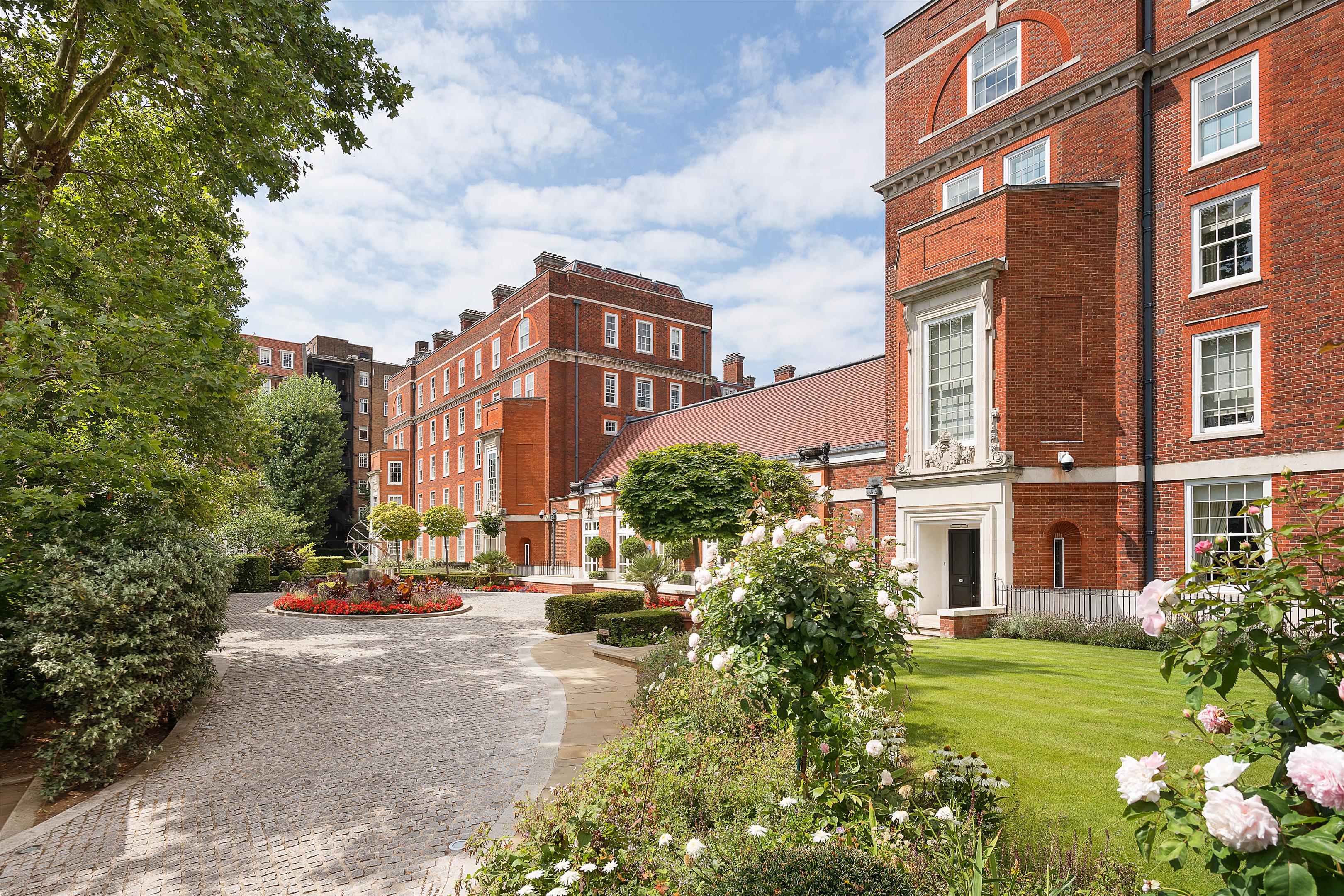 Academy Gardens, Duchess of Bedfords Walk, London, W8