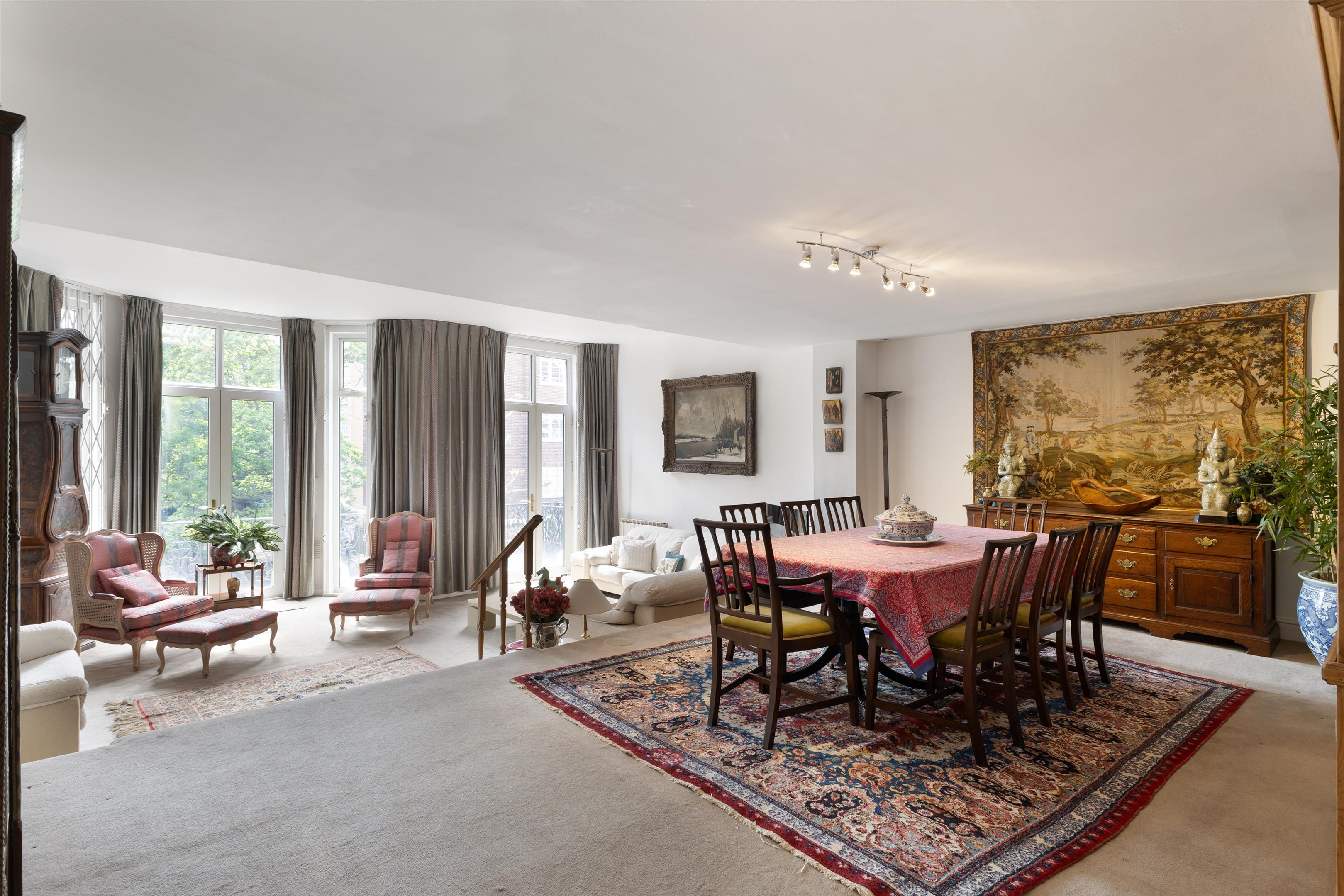Vicarage Gate, London, W8