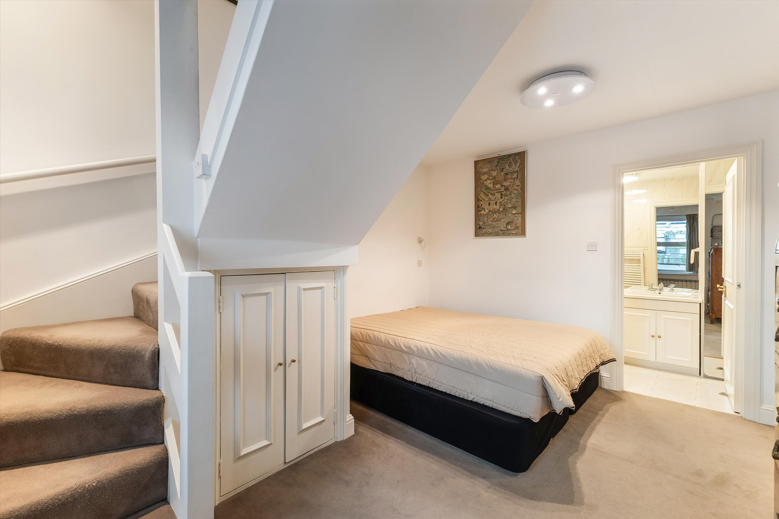 Vicarage Gate, London, W8
