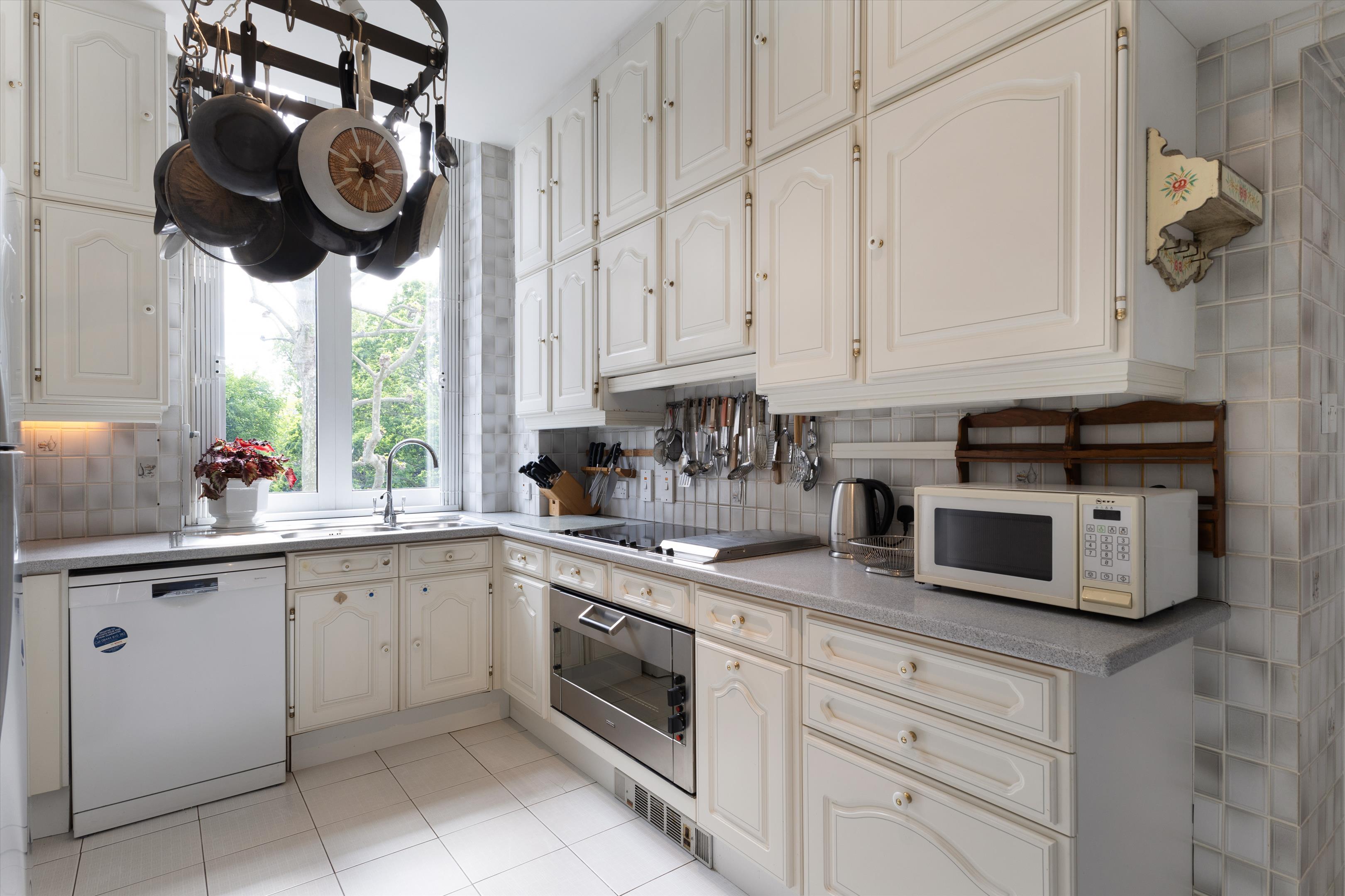 Vicarage Gate, London, W8