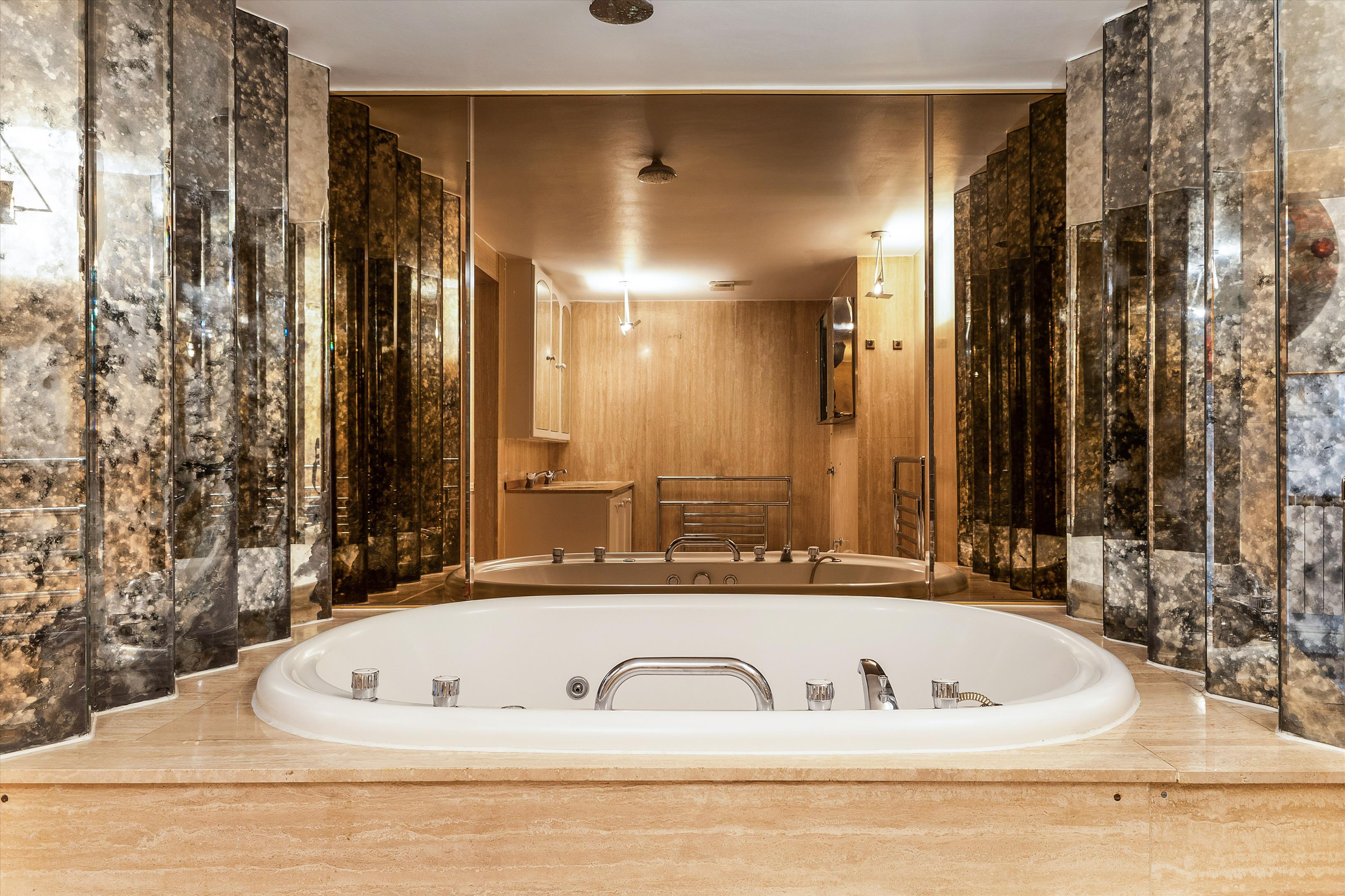 Vicarage Gate, London, W8