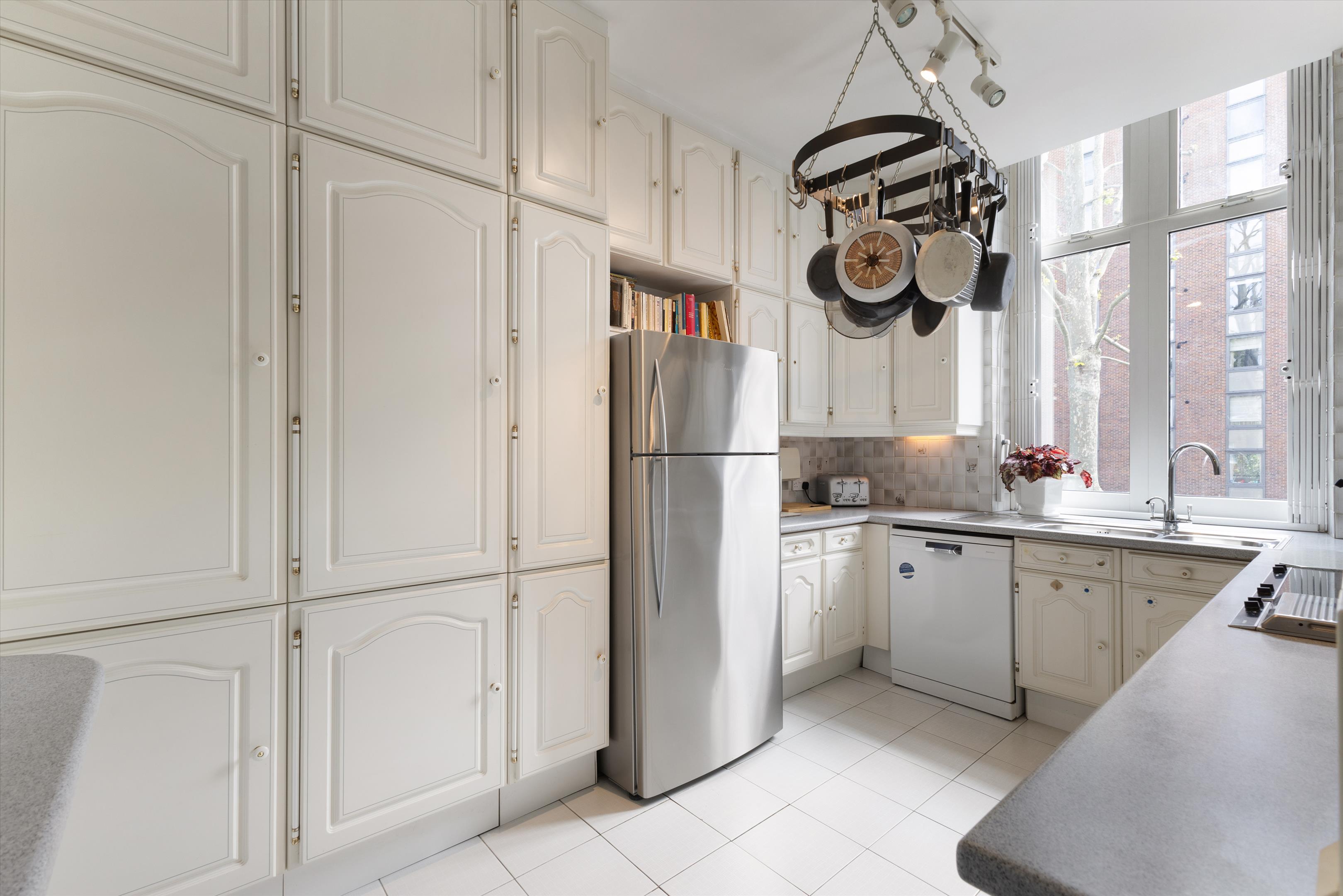 Vicarage Gate, London, W8