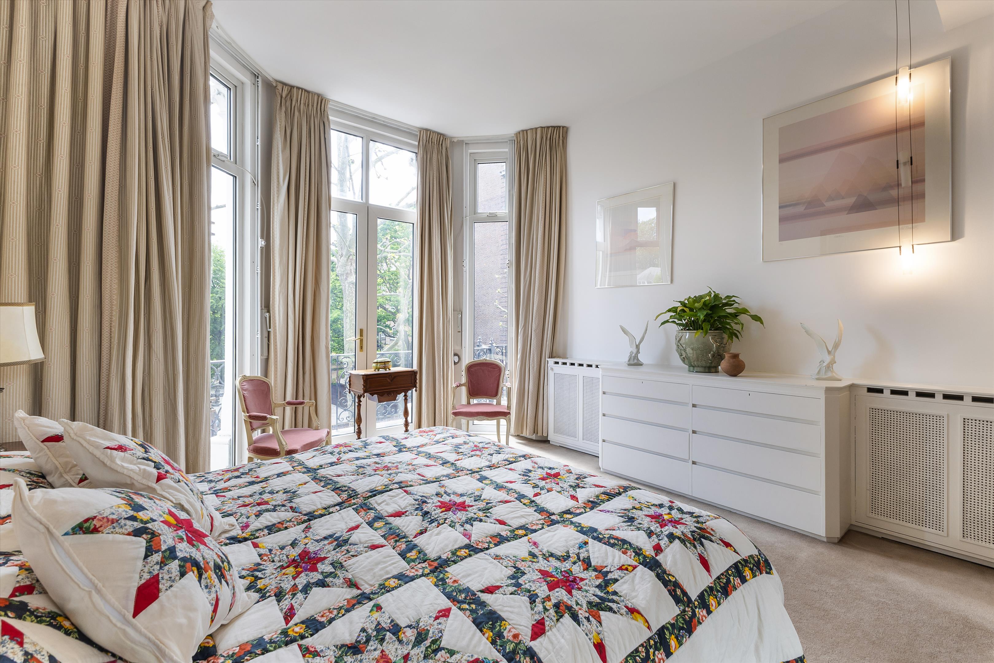 Vicarage Gate, London, W8