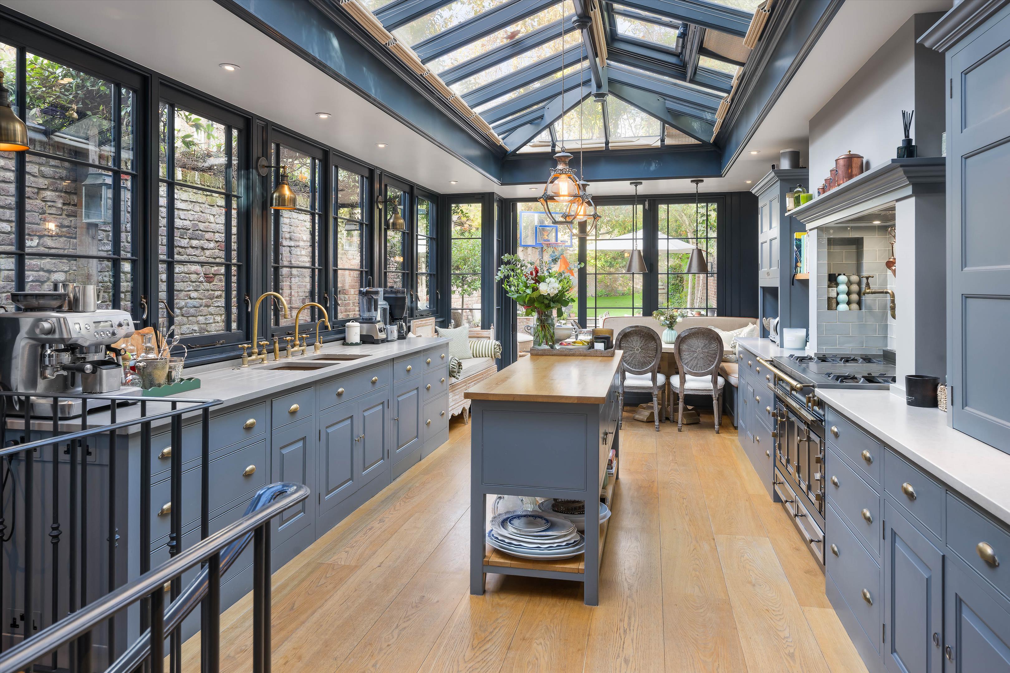 Cheyne Walk, Chelsea, London, SW3