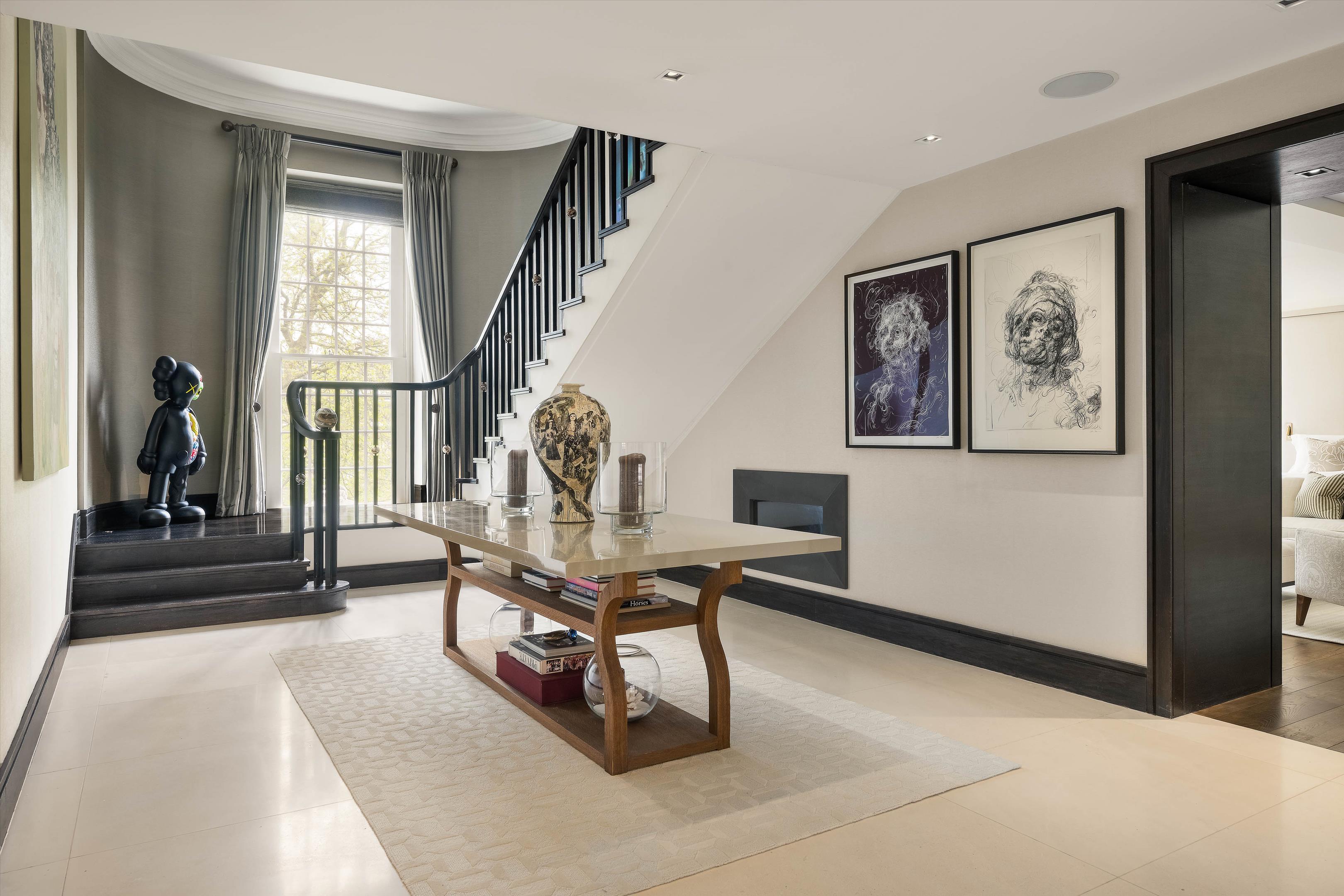 Duchess Of Bedfords Walk, London W8