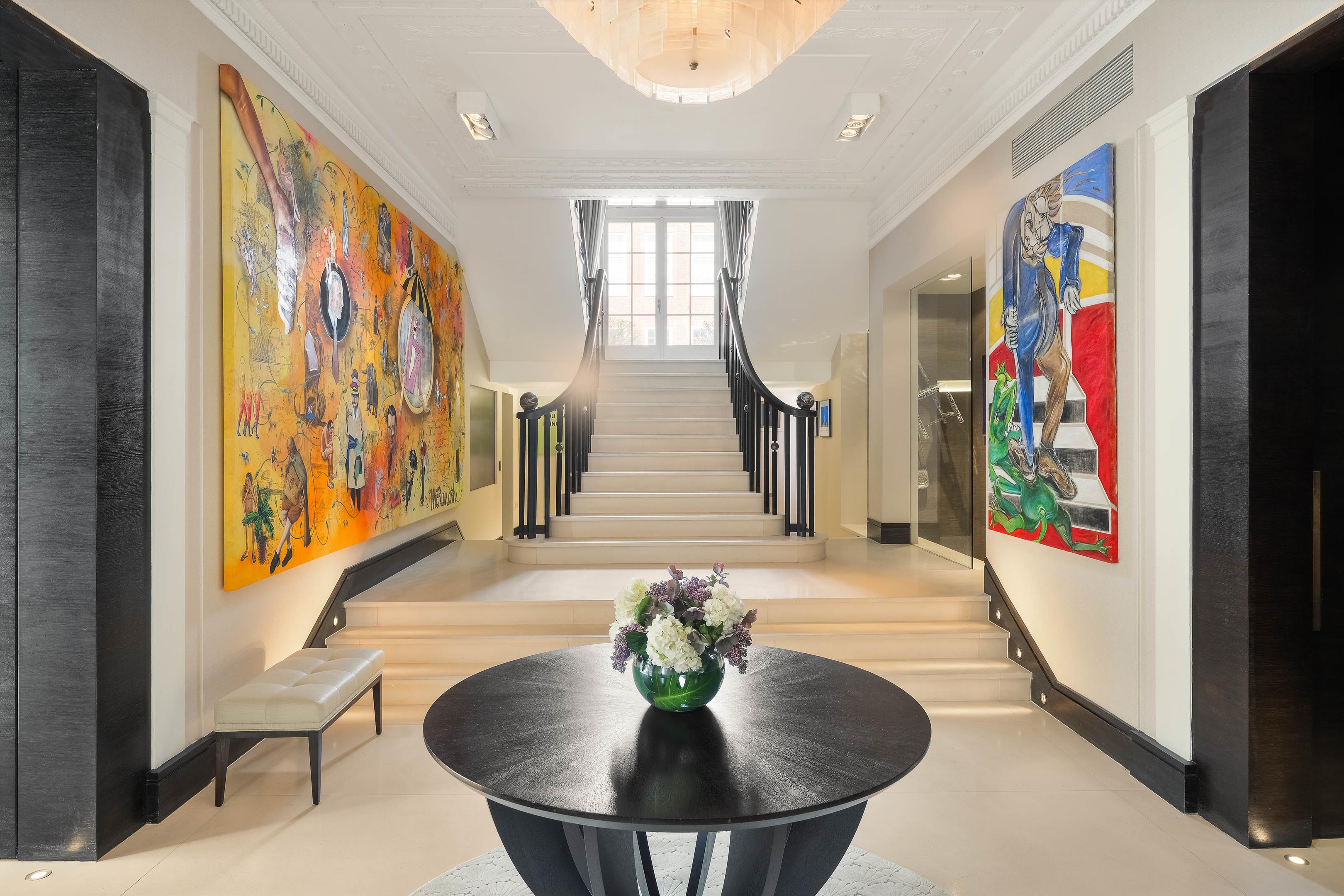 Duchess Of Bedfords Walk, London W8