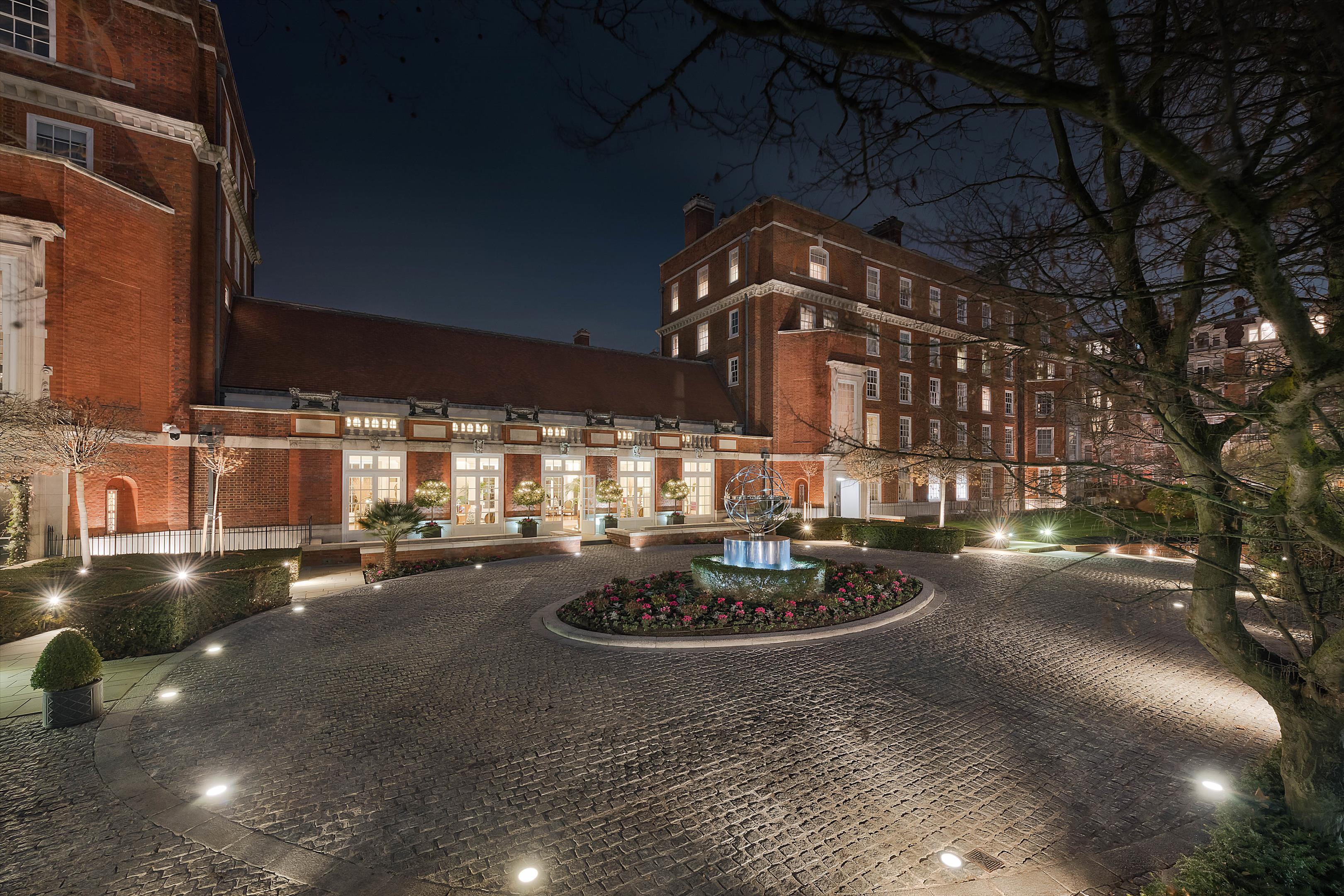 Duchess Of Bedfords Walk, London W8