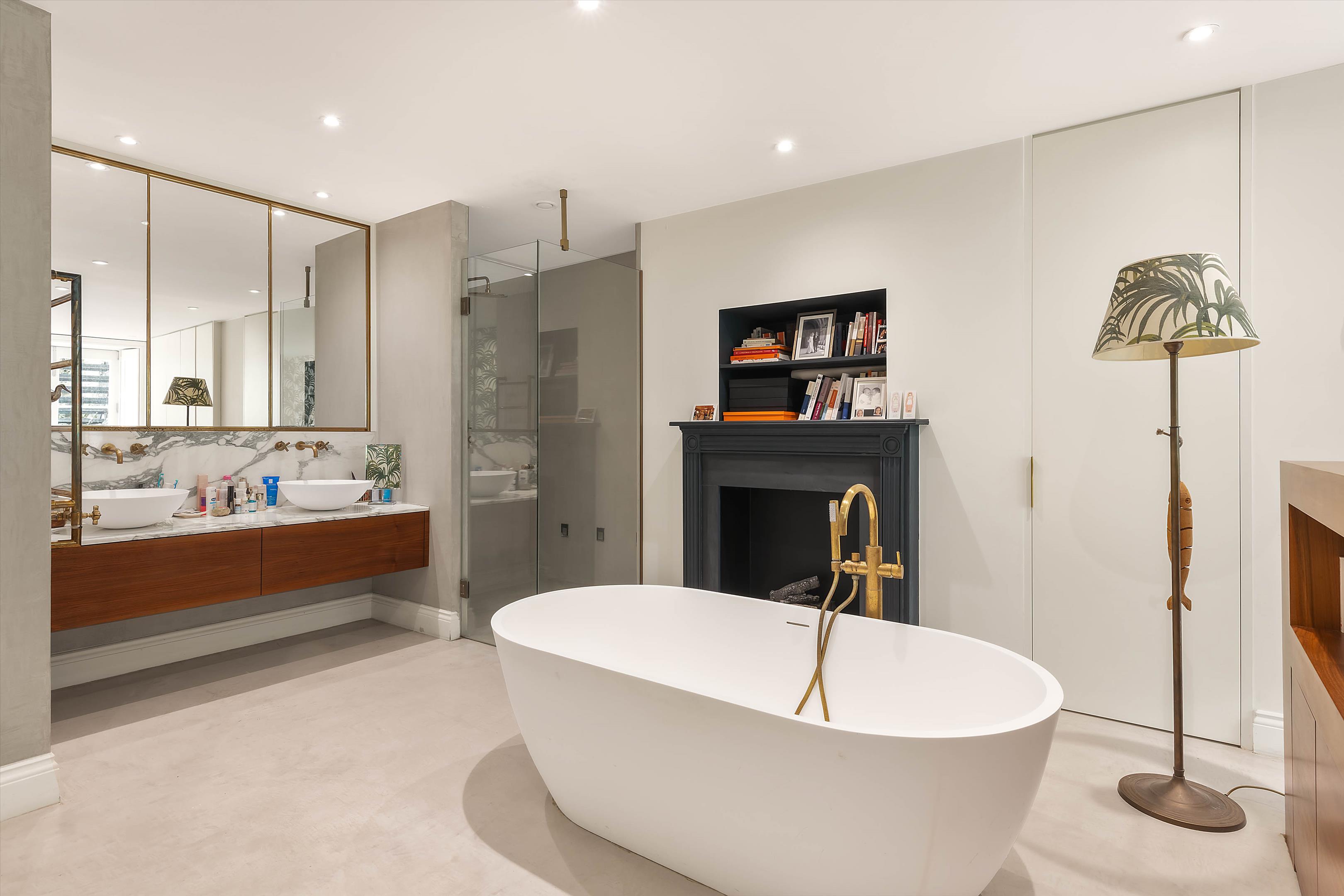 Pembroke Square, London W8