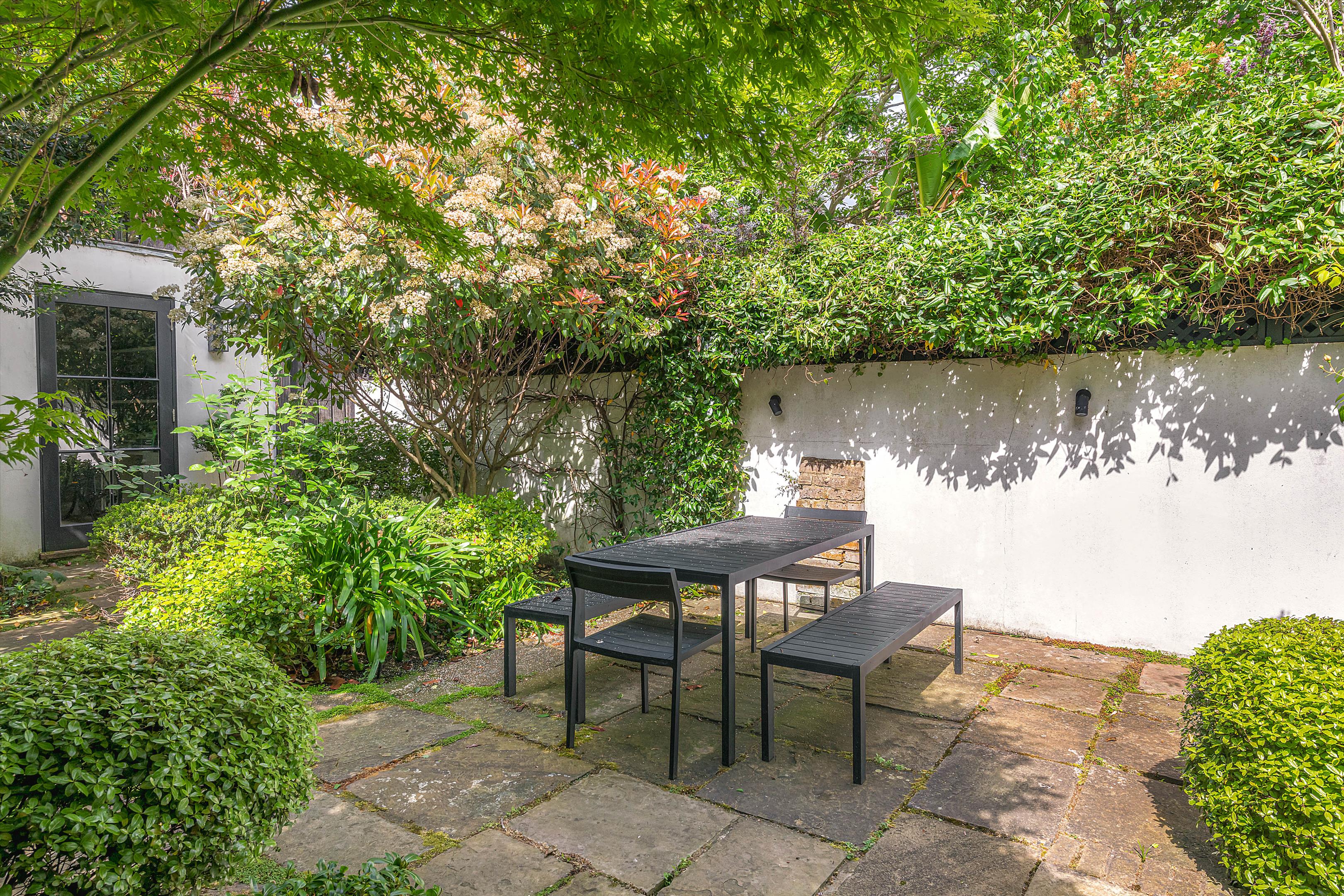 Pembroke Square, London W8