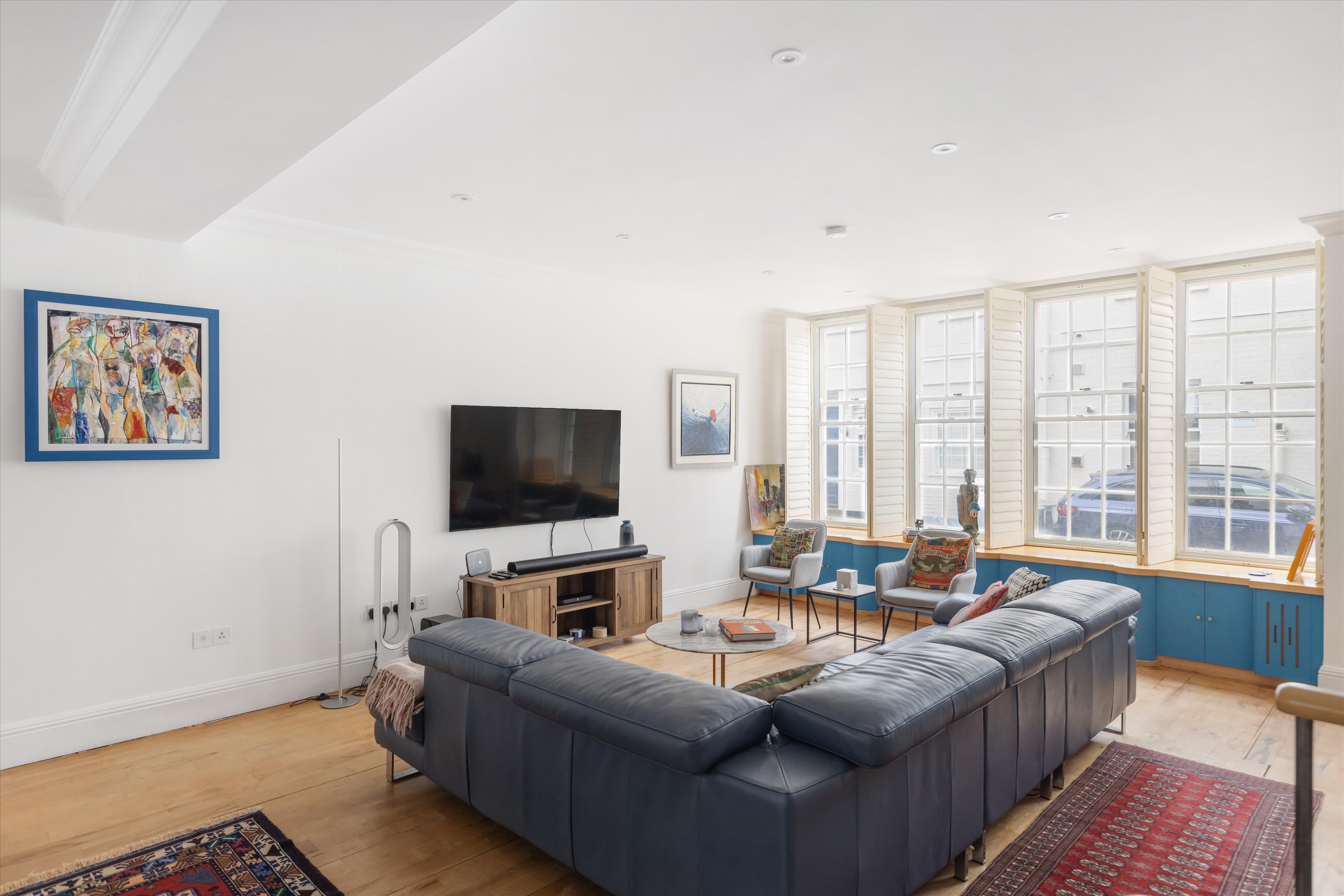 Logan Mews, London W8