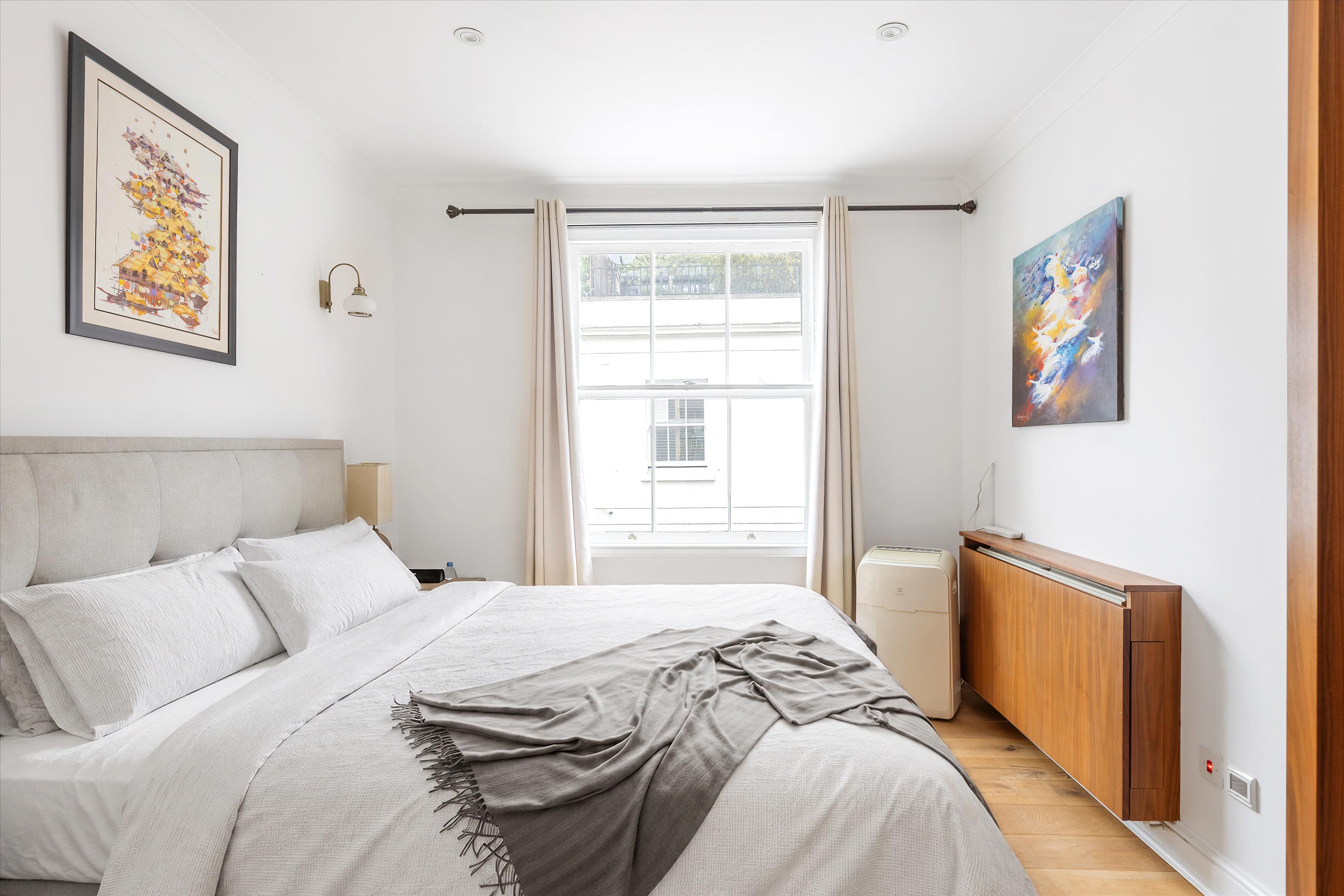 Logan Mews, London W8