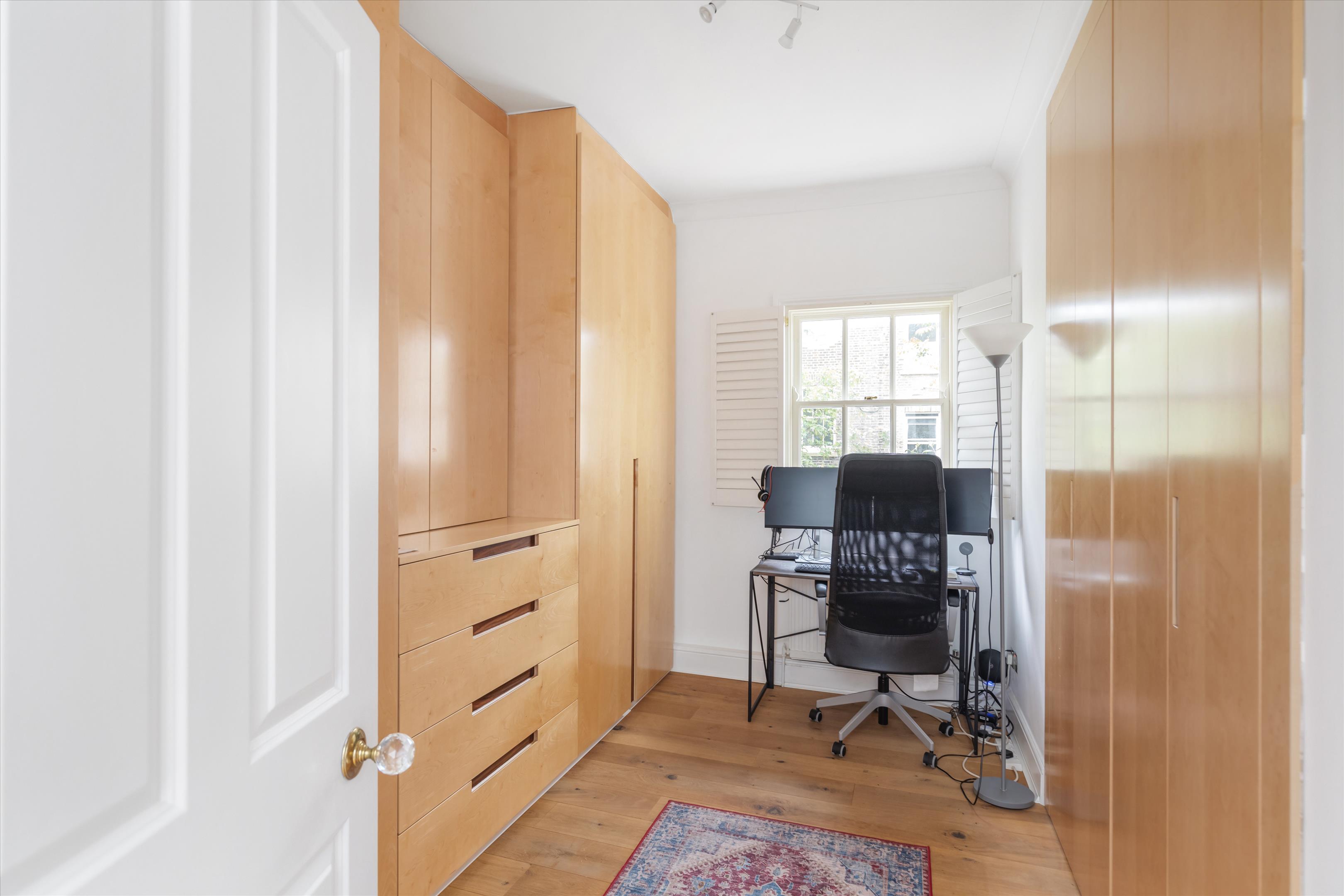 Logan Mews, London W8