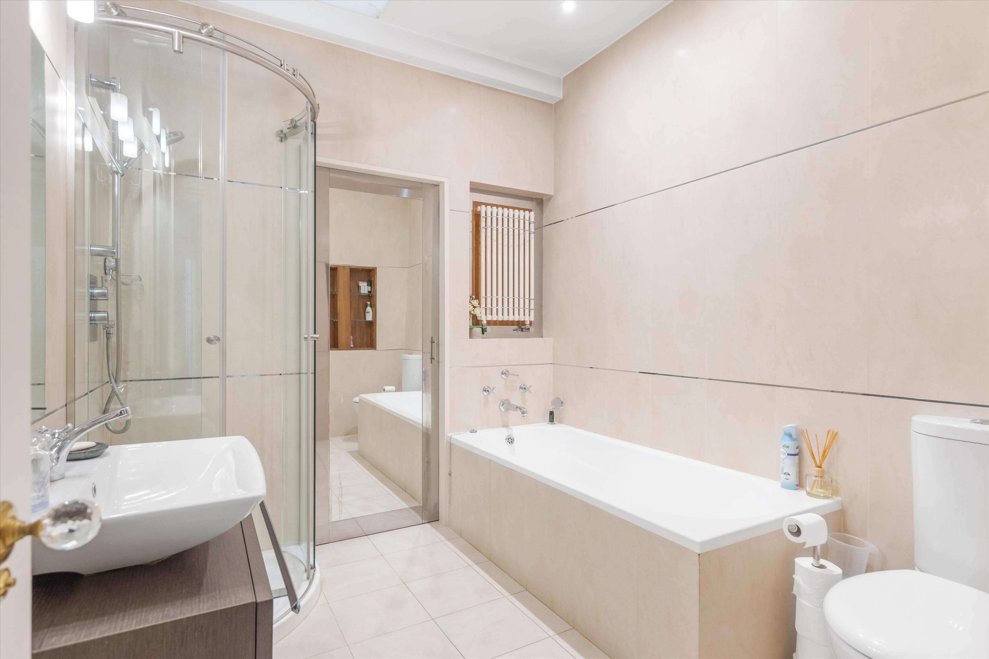 Logan Mews, London W8
