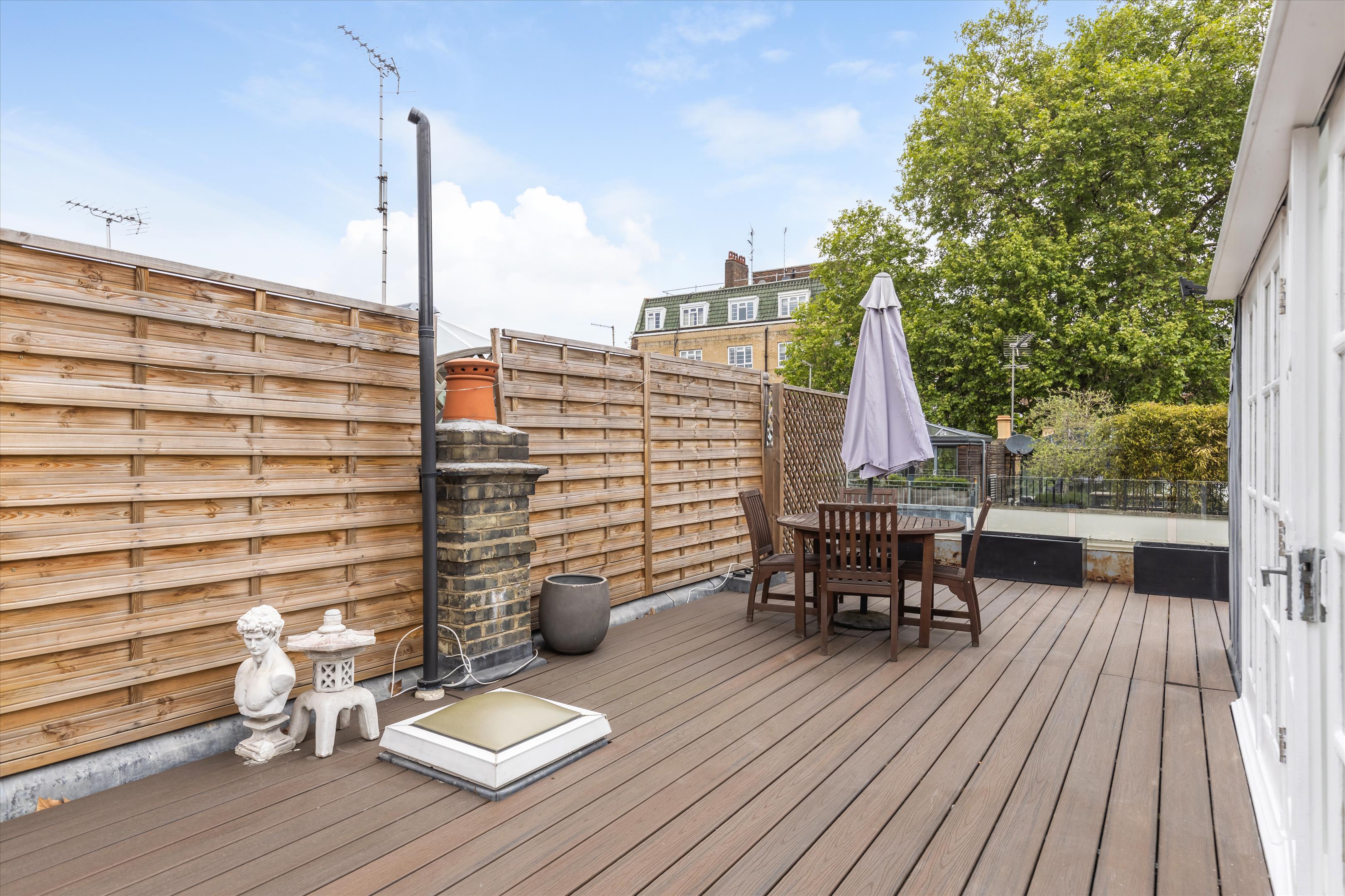 Logan Mews, London W8