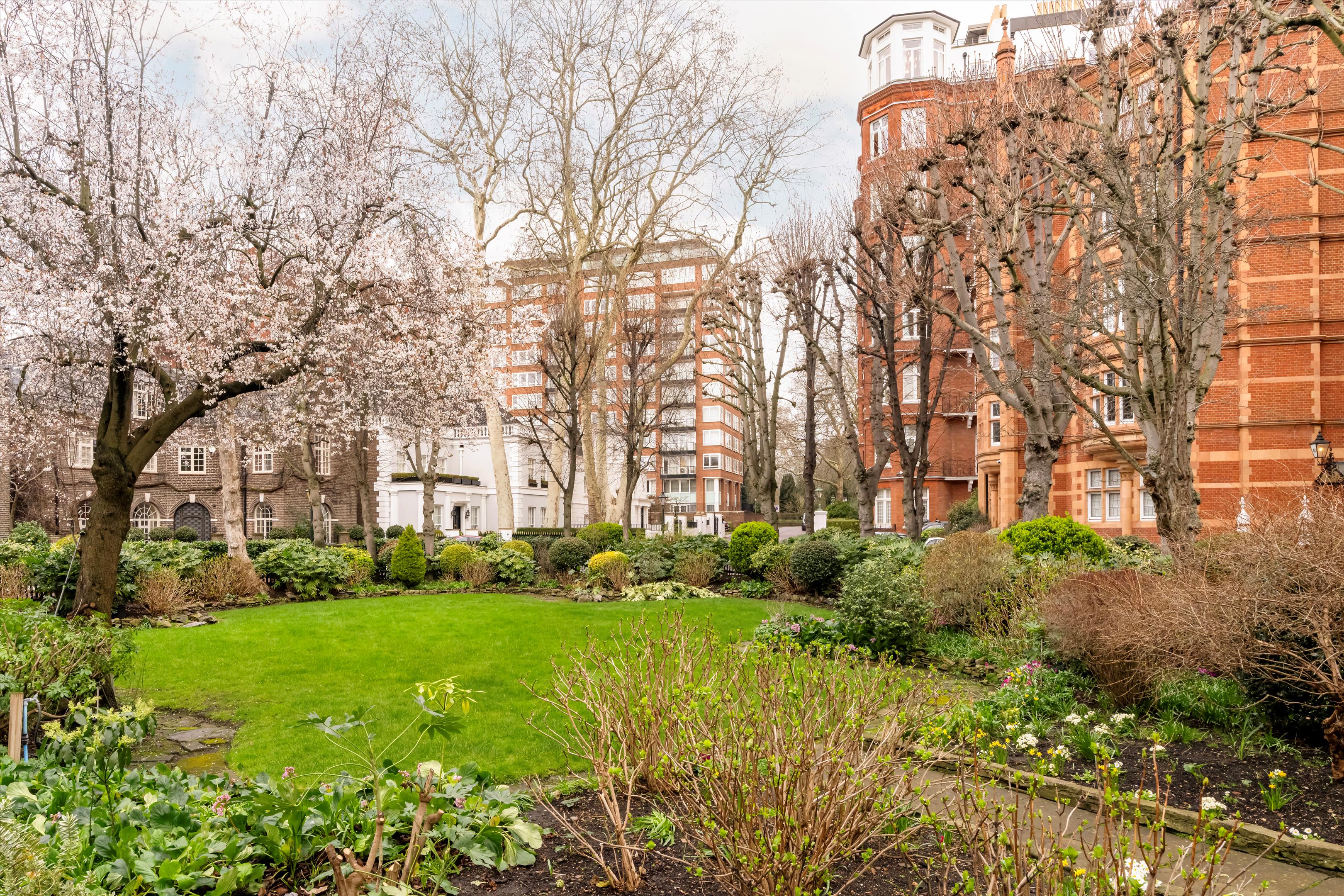 Hyde Park Gate, London SW7