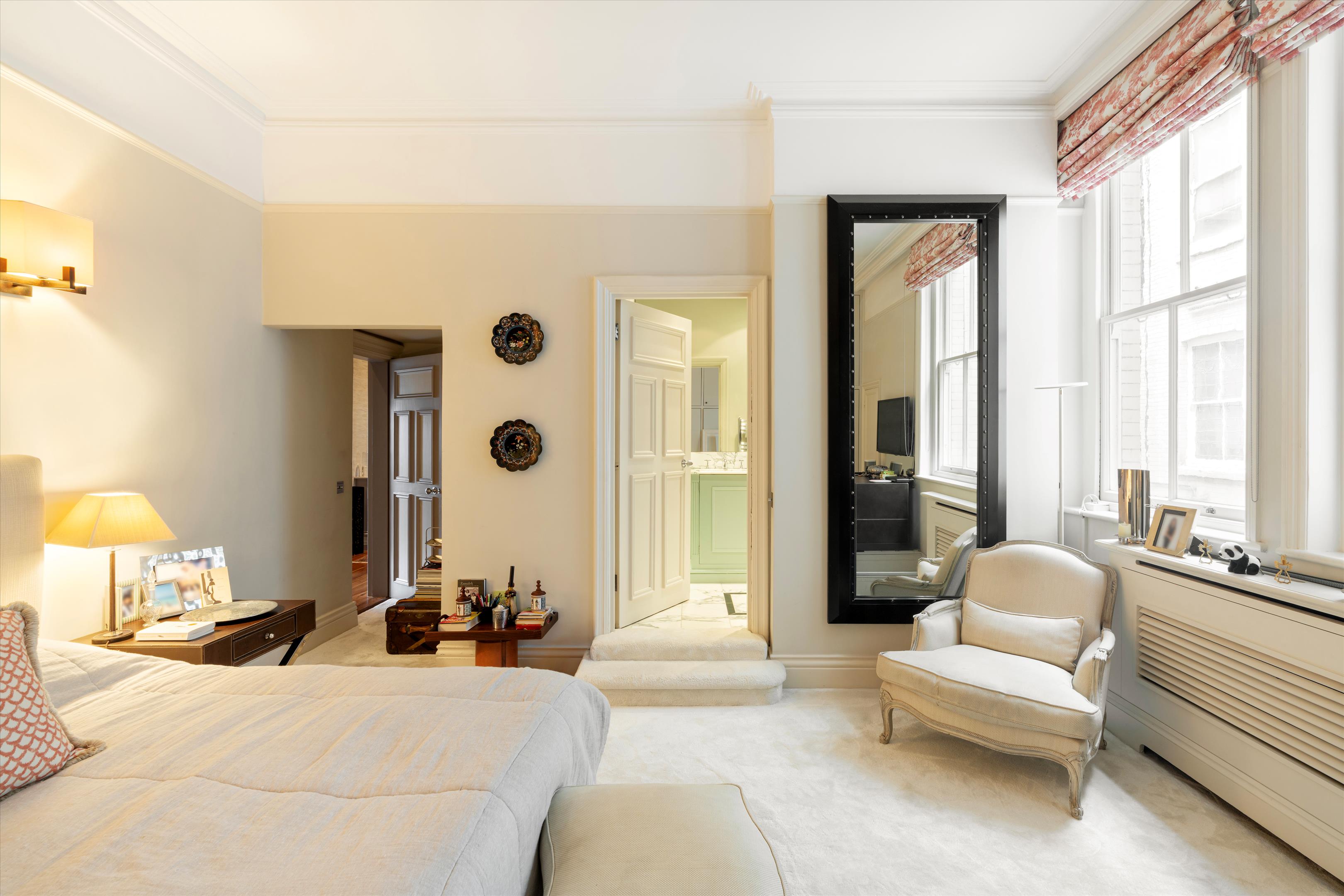 Hyde Park Gate, London SW7
