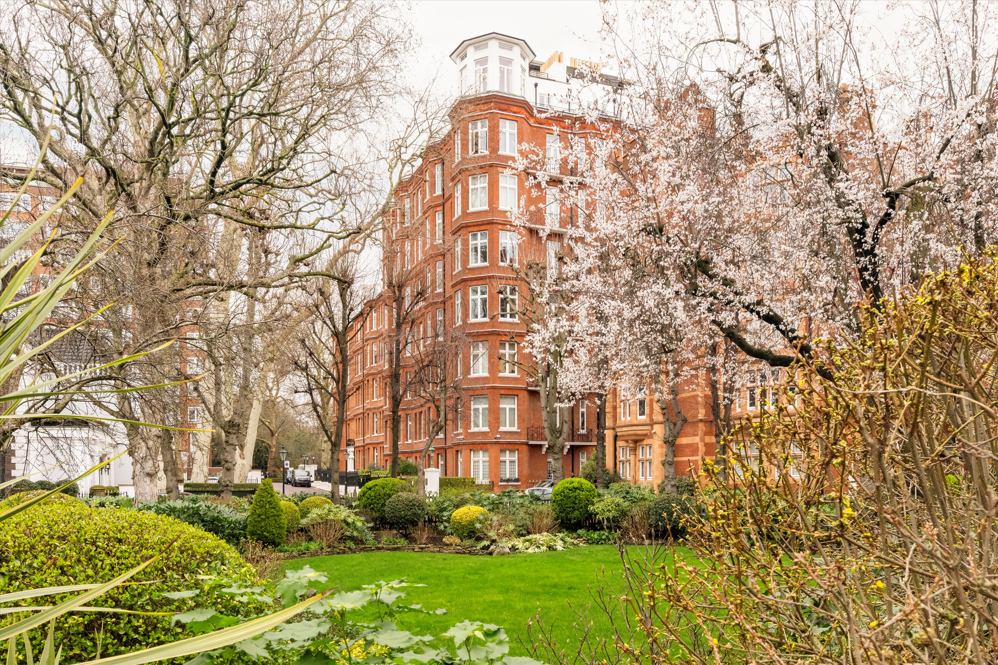 Hyde Park Gate, London SW7