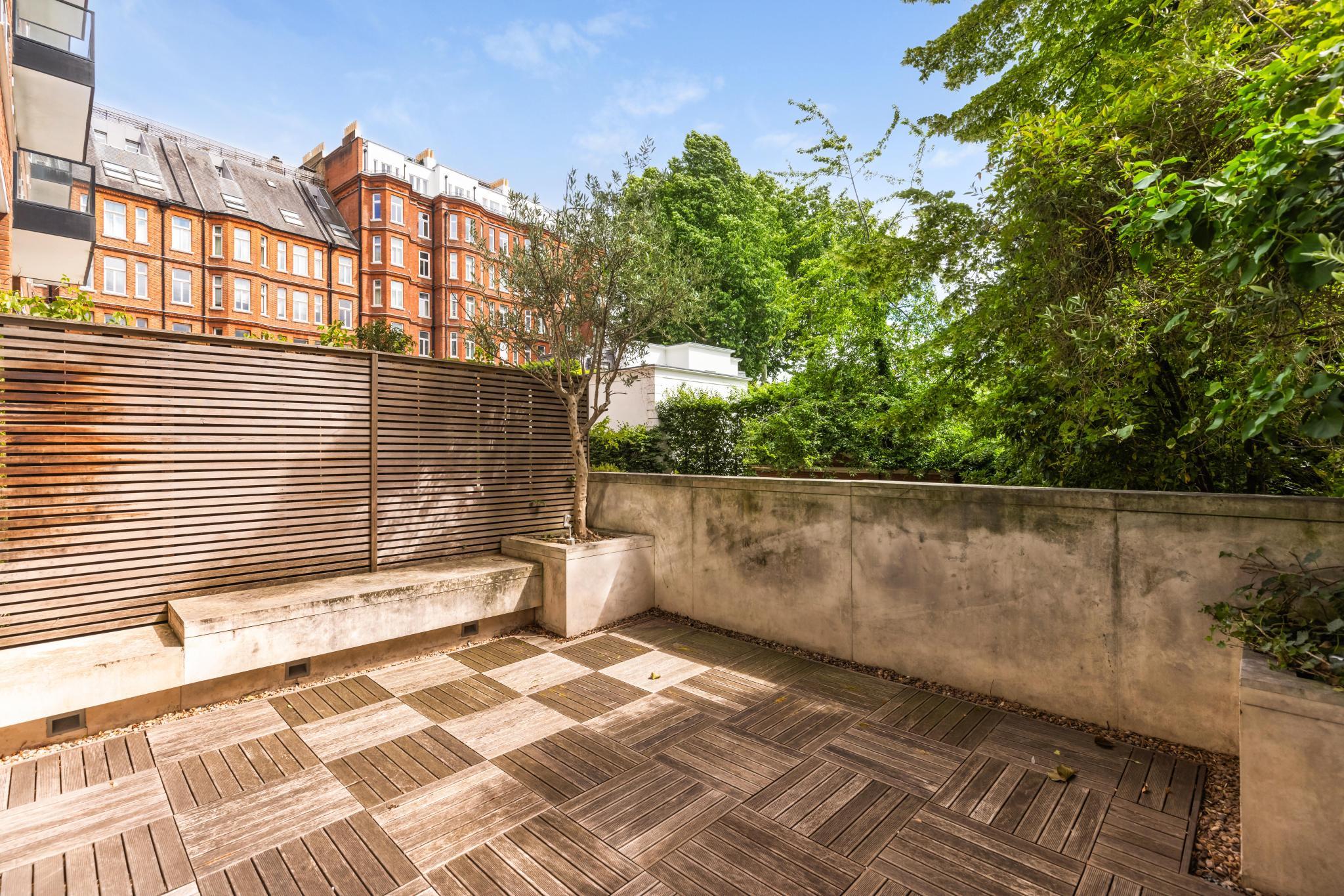 Broadwalk House, Hyde Park Gate, London SW7