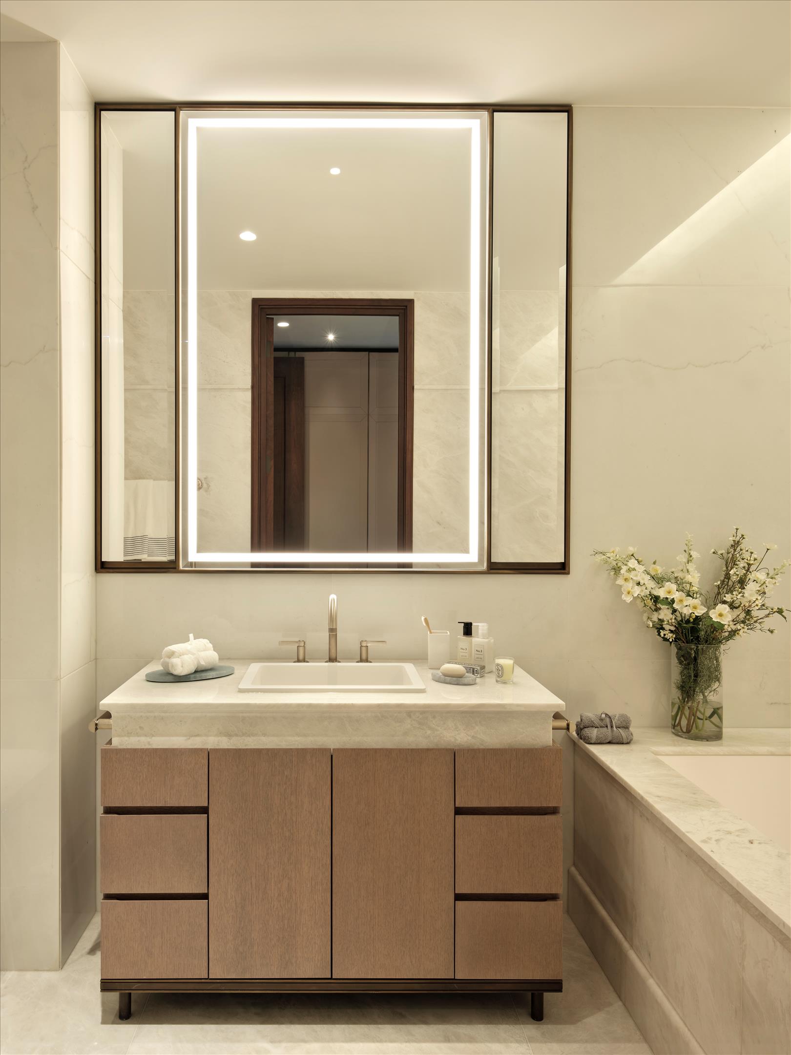 No.1 Grosvenor Square, Mayfair, London, W1K 4AB