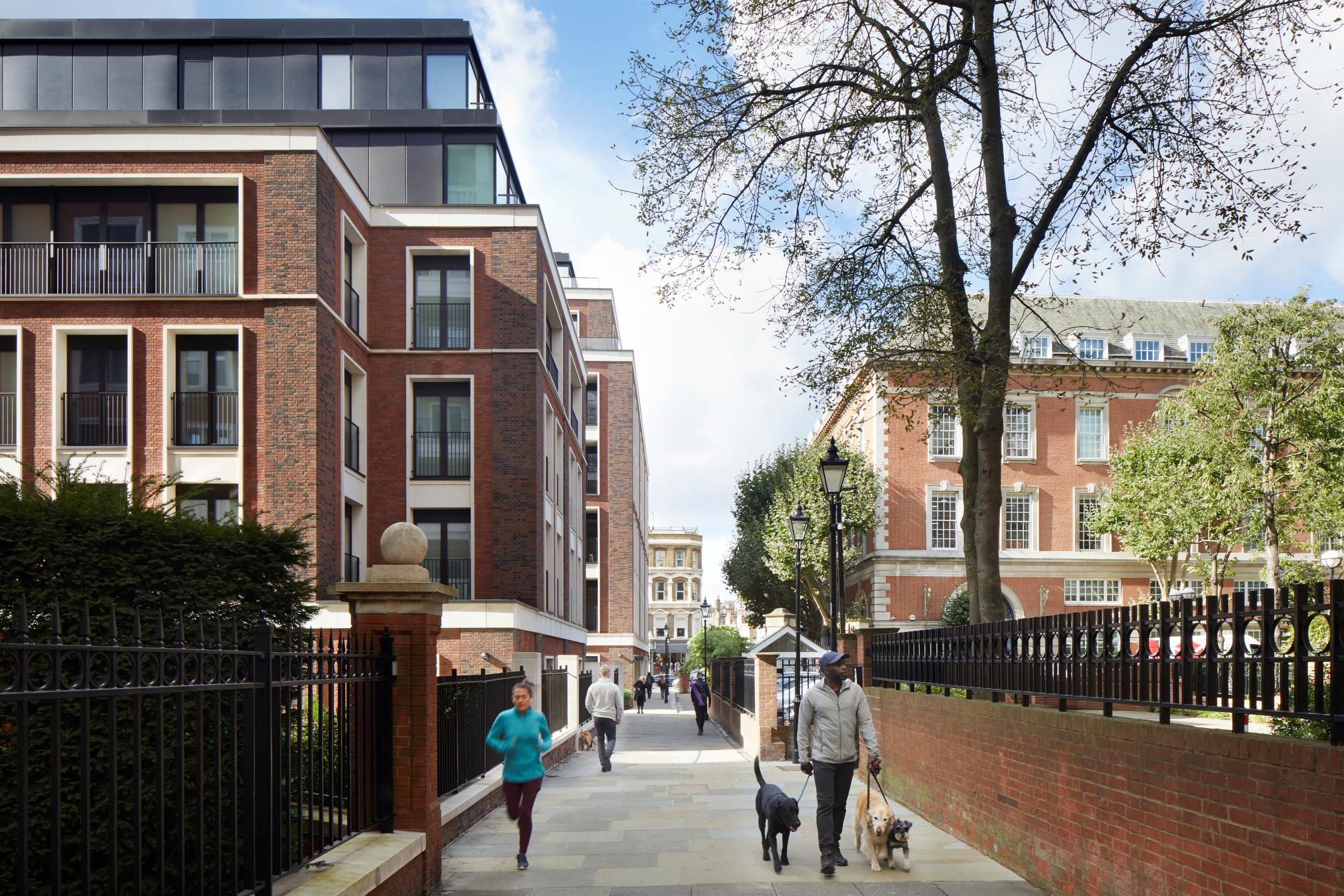 Lancer Square, Kensington Church St, London W8 4LD