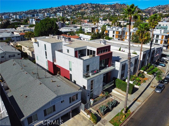 925 North Genesee Avenue Unit: 4