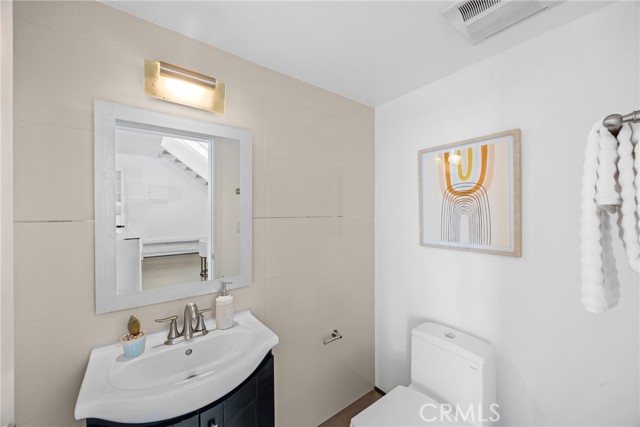 925 North Genesee Avenue Unit: 4